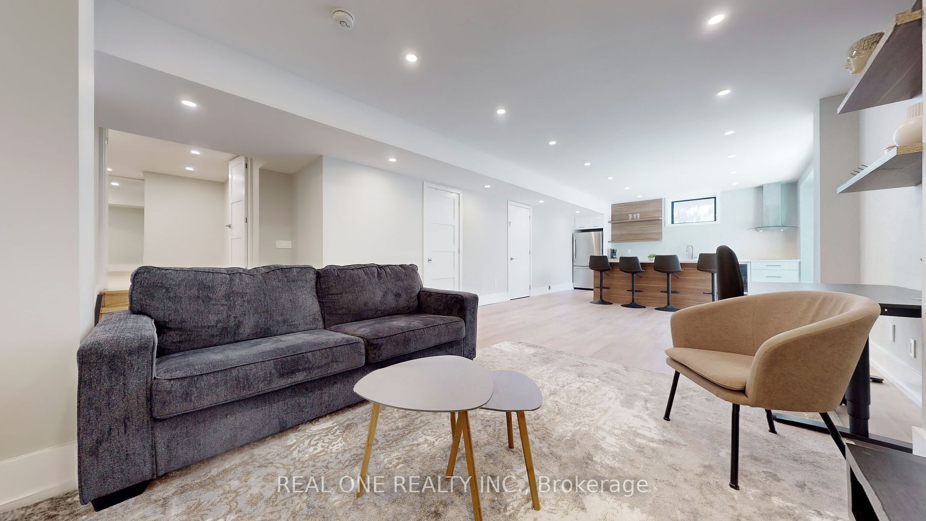 234 Maurice Dr