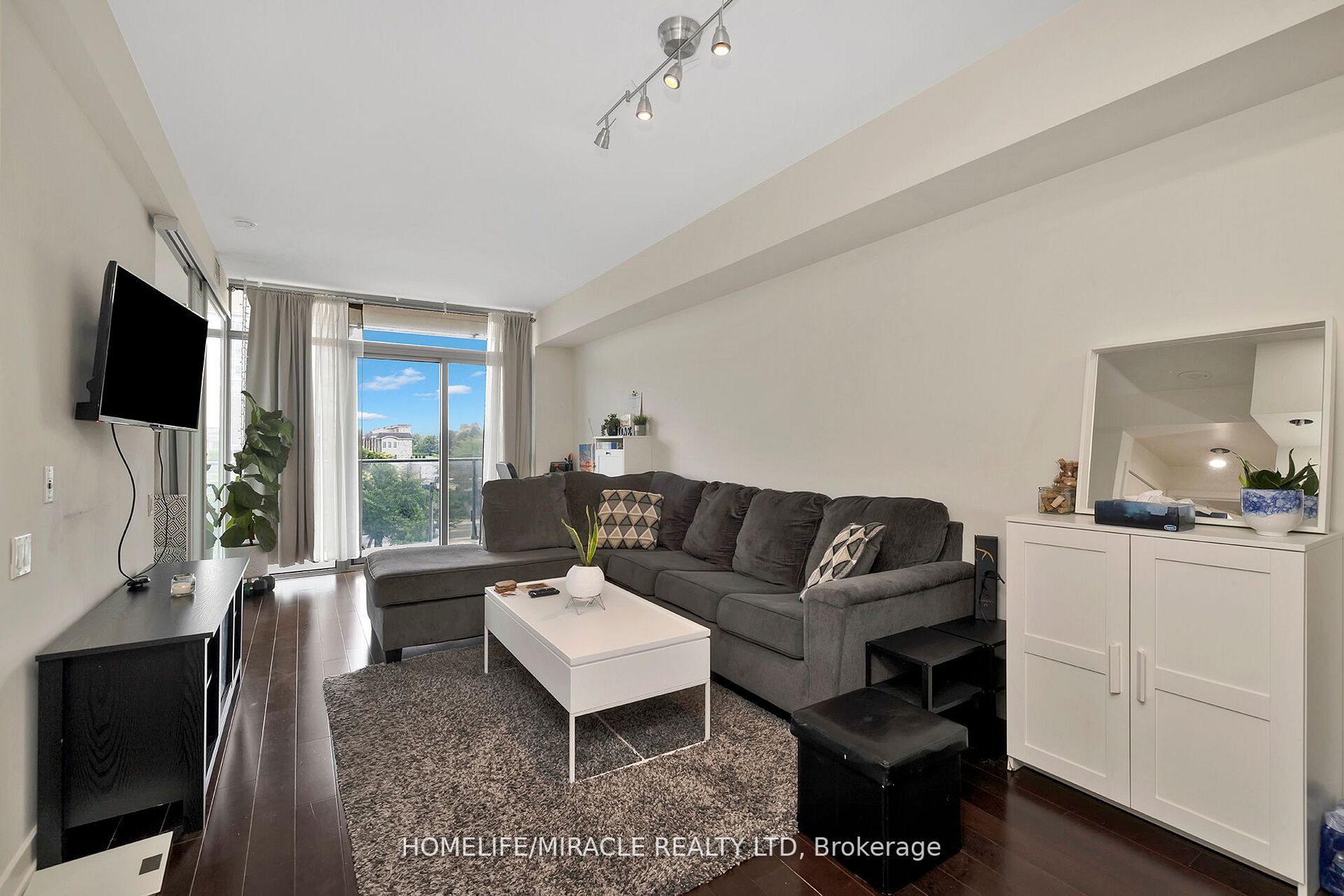 103 The Queensway Ave, #301