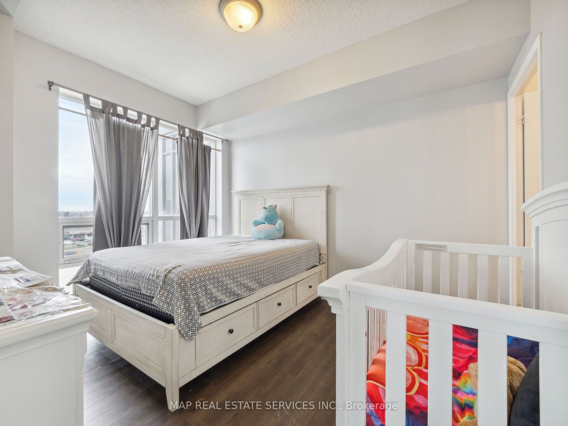 15 James Finlay Way, #805