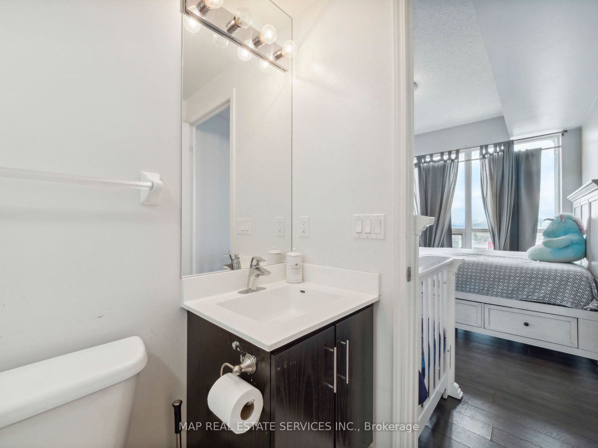 15 James Finlay Way, #805