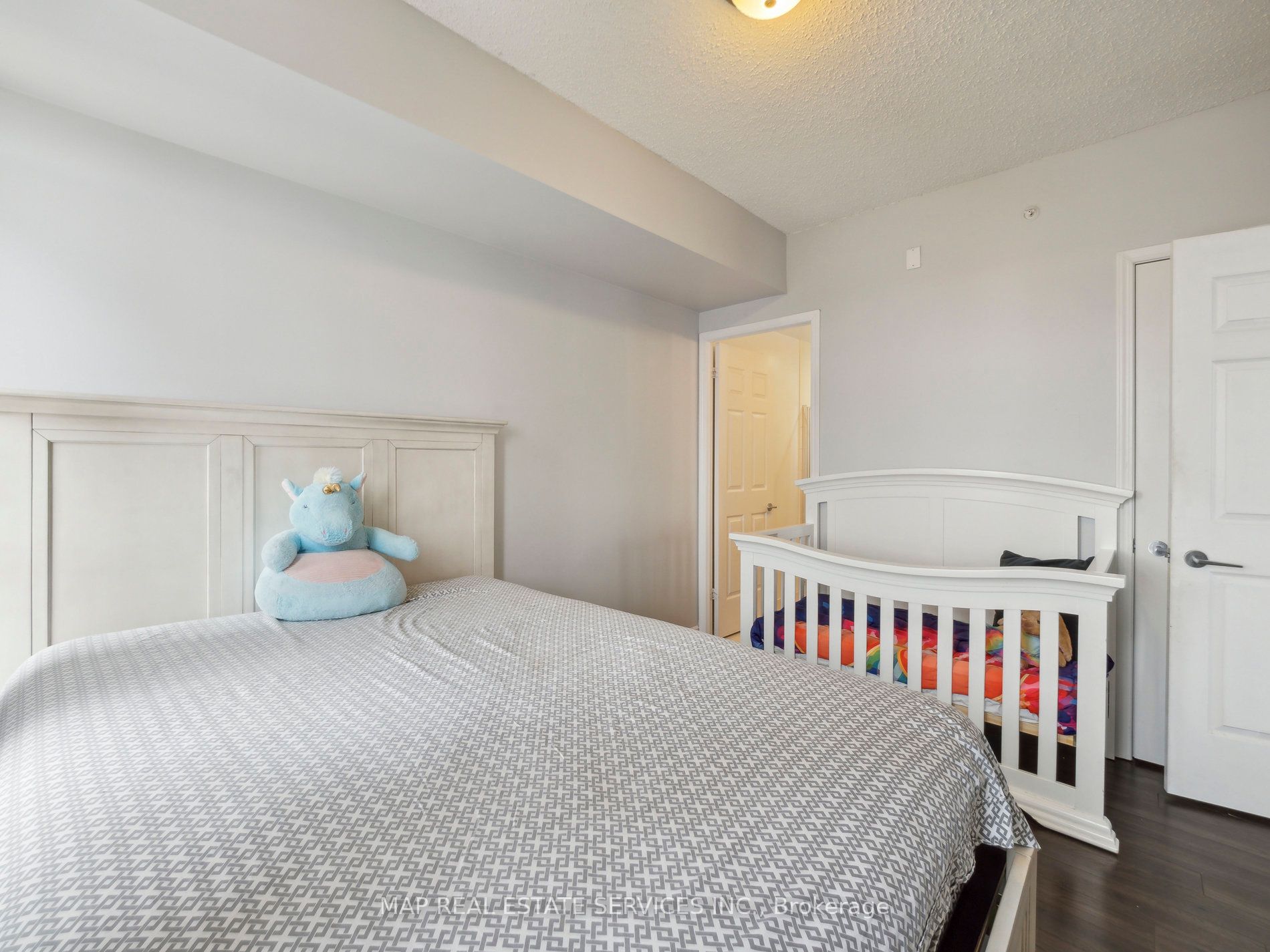 15 James Finlay Way, #805
