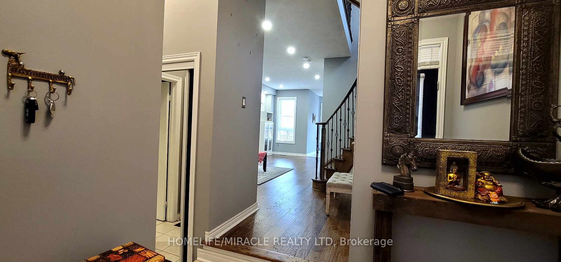 121 Nathaniel Crescent