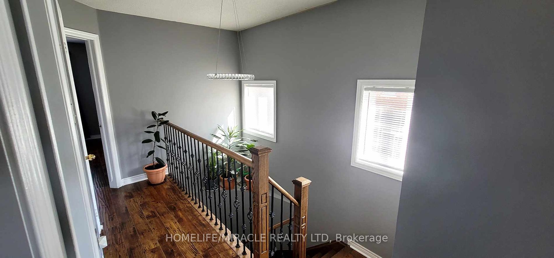 121 Nathaniel Crescent