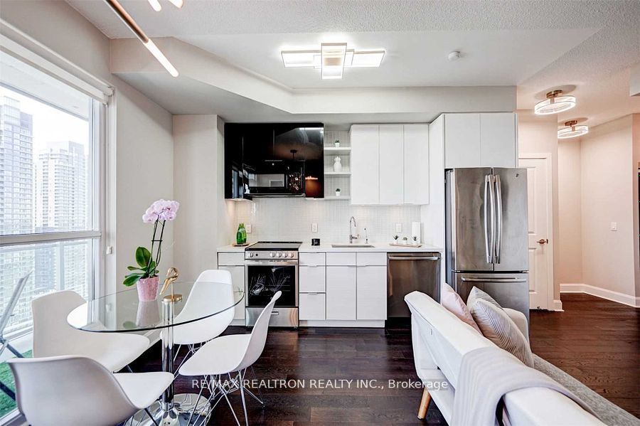 33 Shore Breeze Dr, #2501