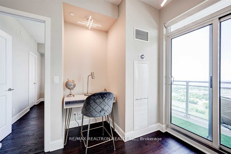 33 Shore Breeze Dr, #2501