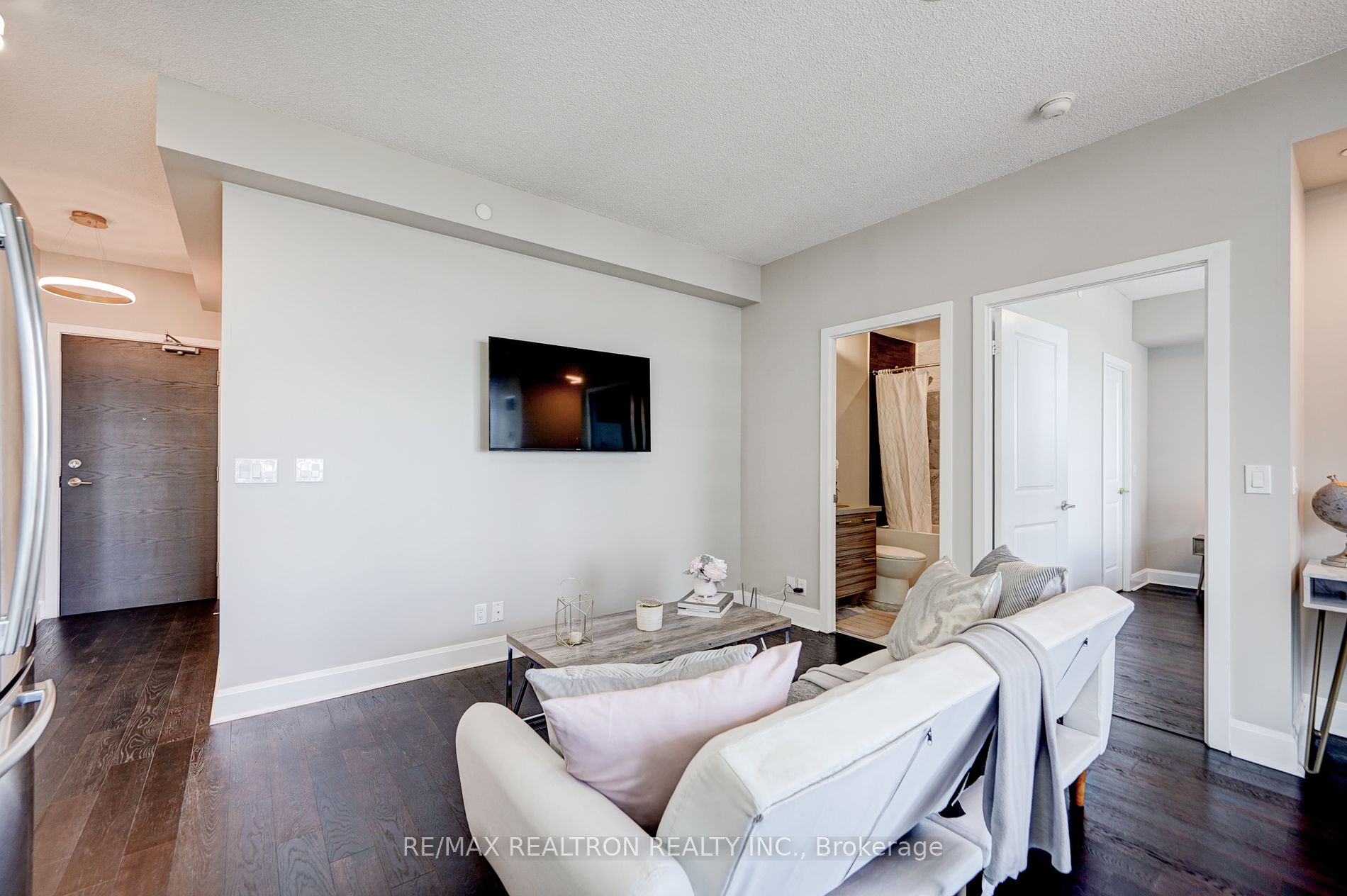 33 Shore Breeze Dr, #2501