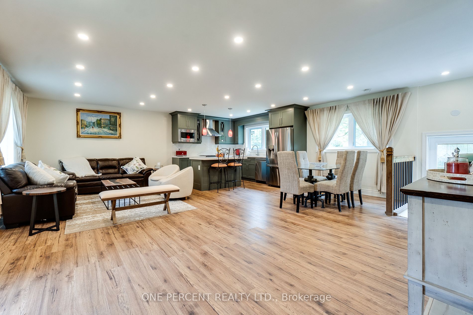 208 Glen Oak Dr
