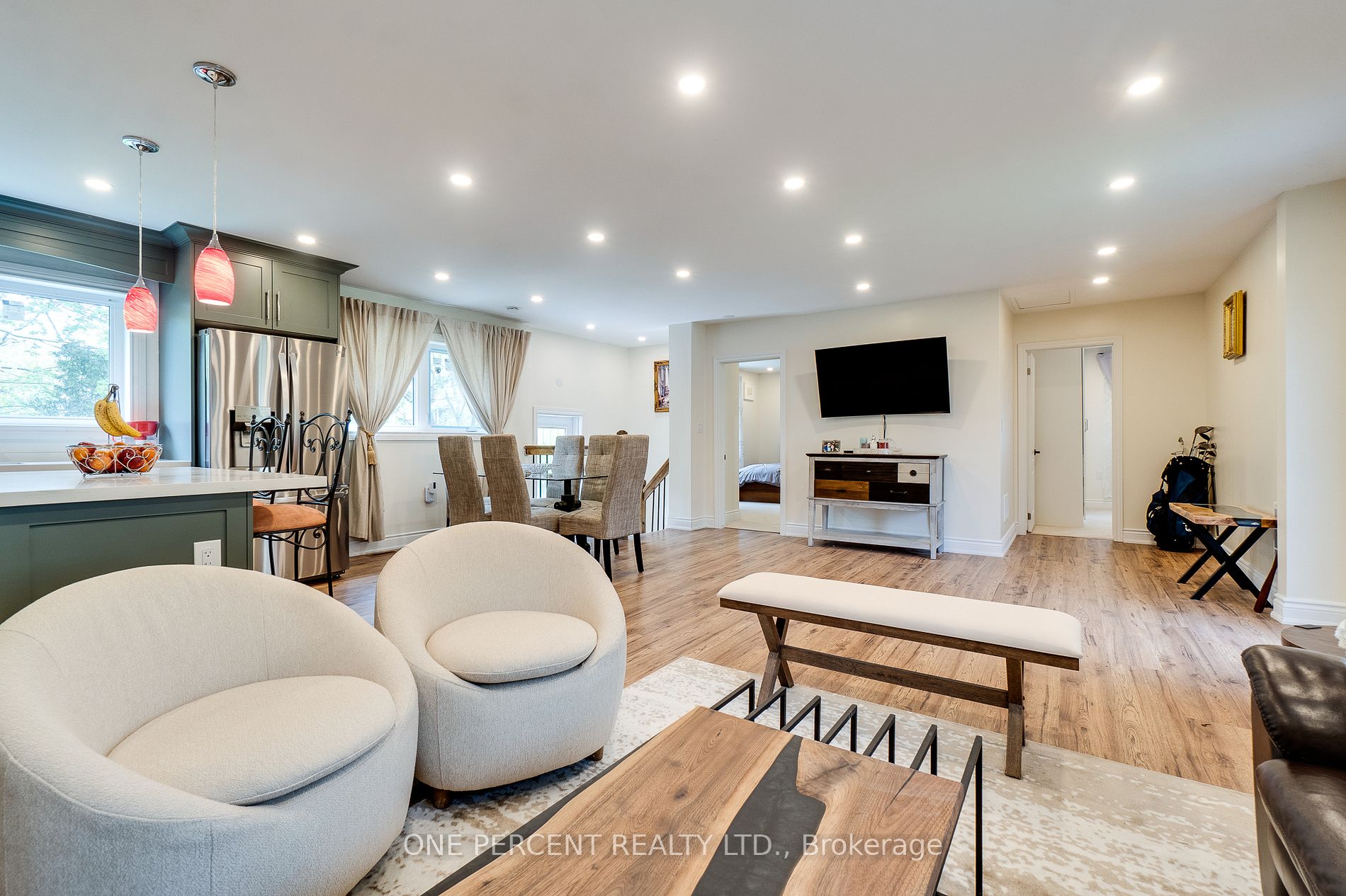 208 Glen Oak Dr