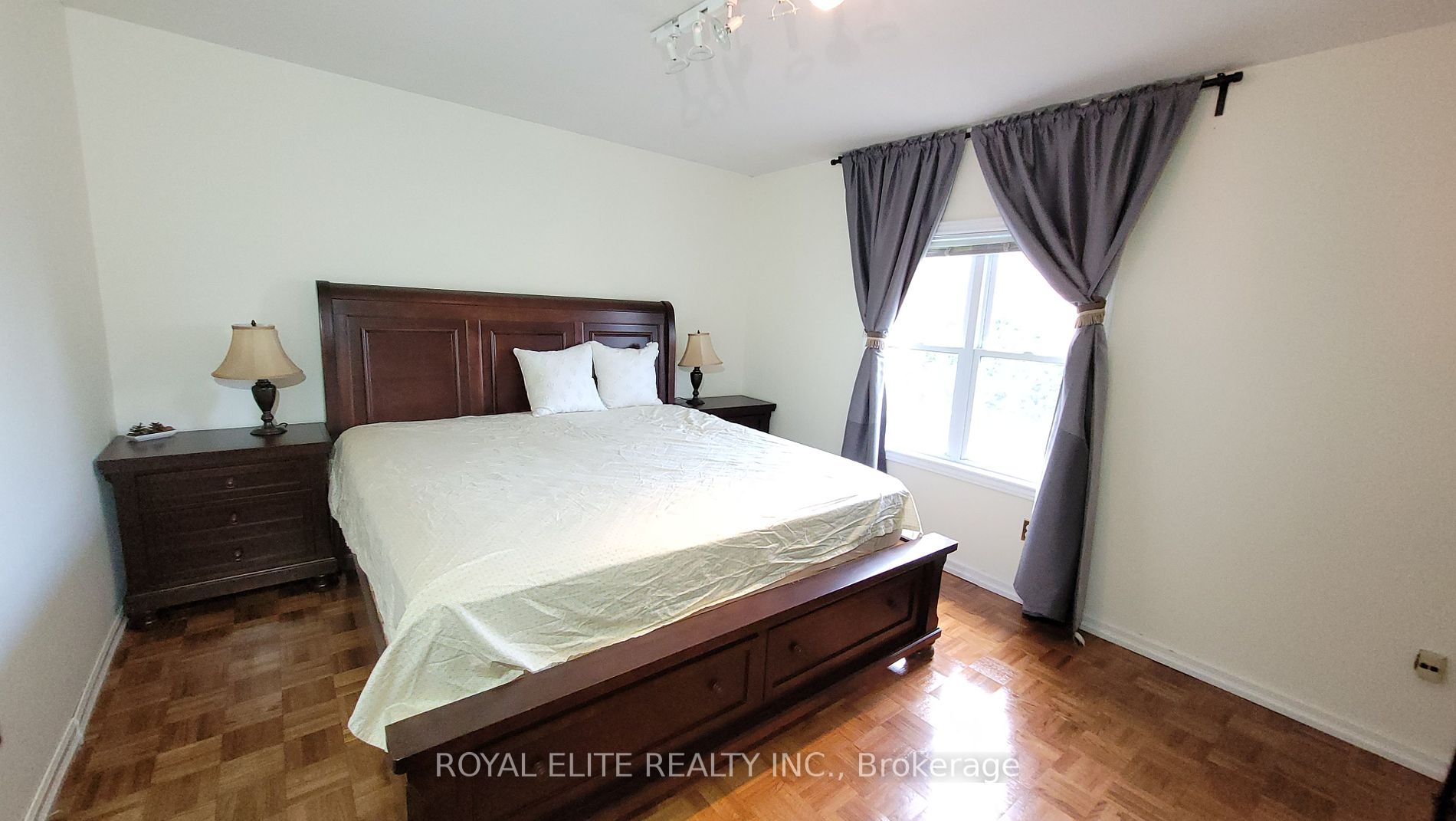 3530 Kingbird Crt