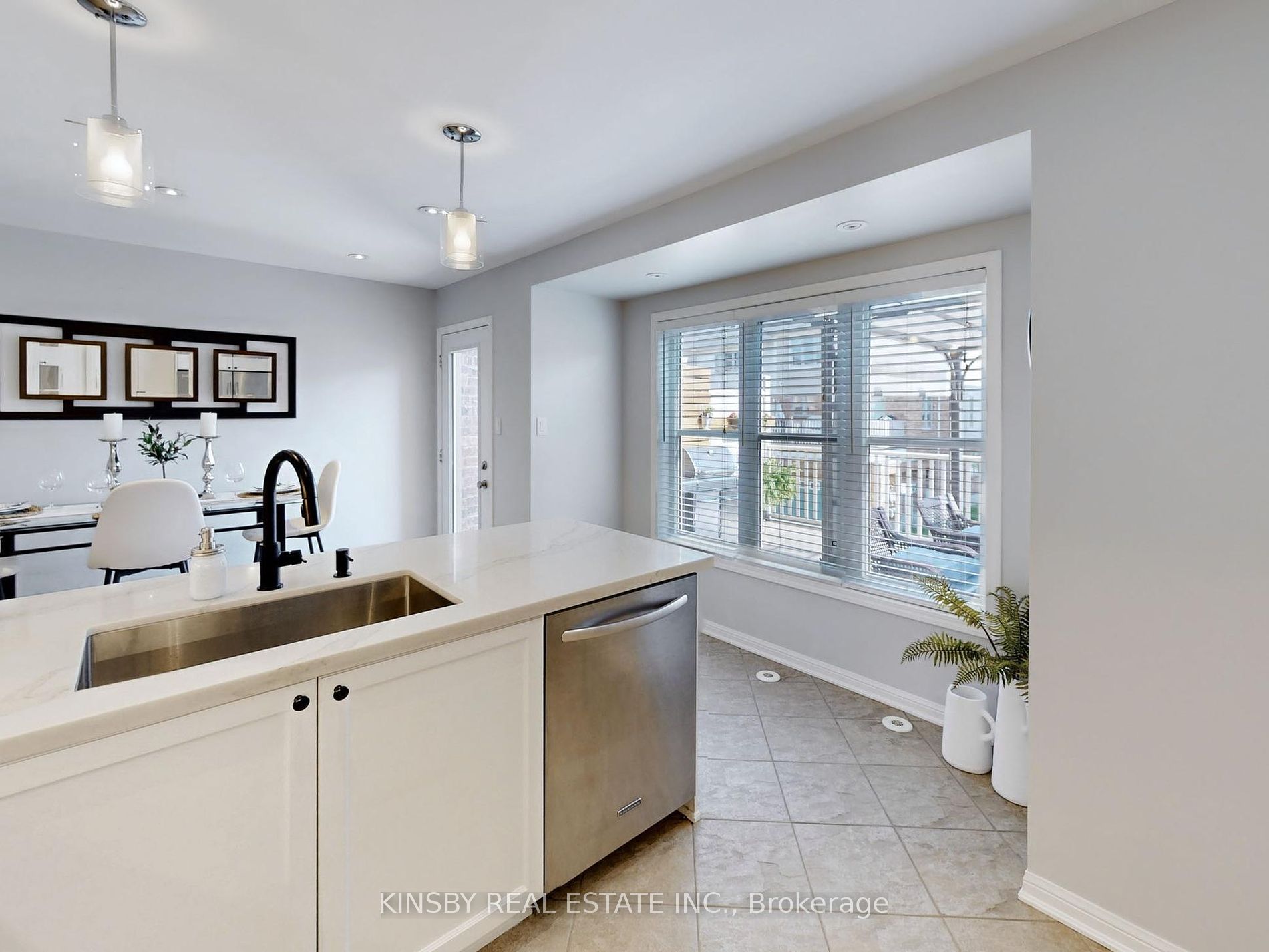 888 Jempson Path
