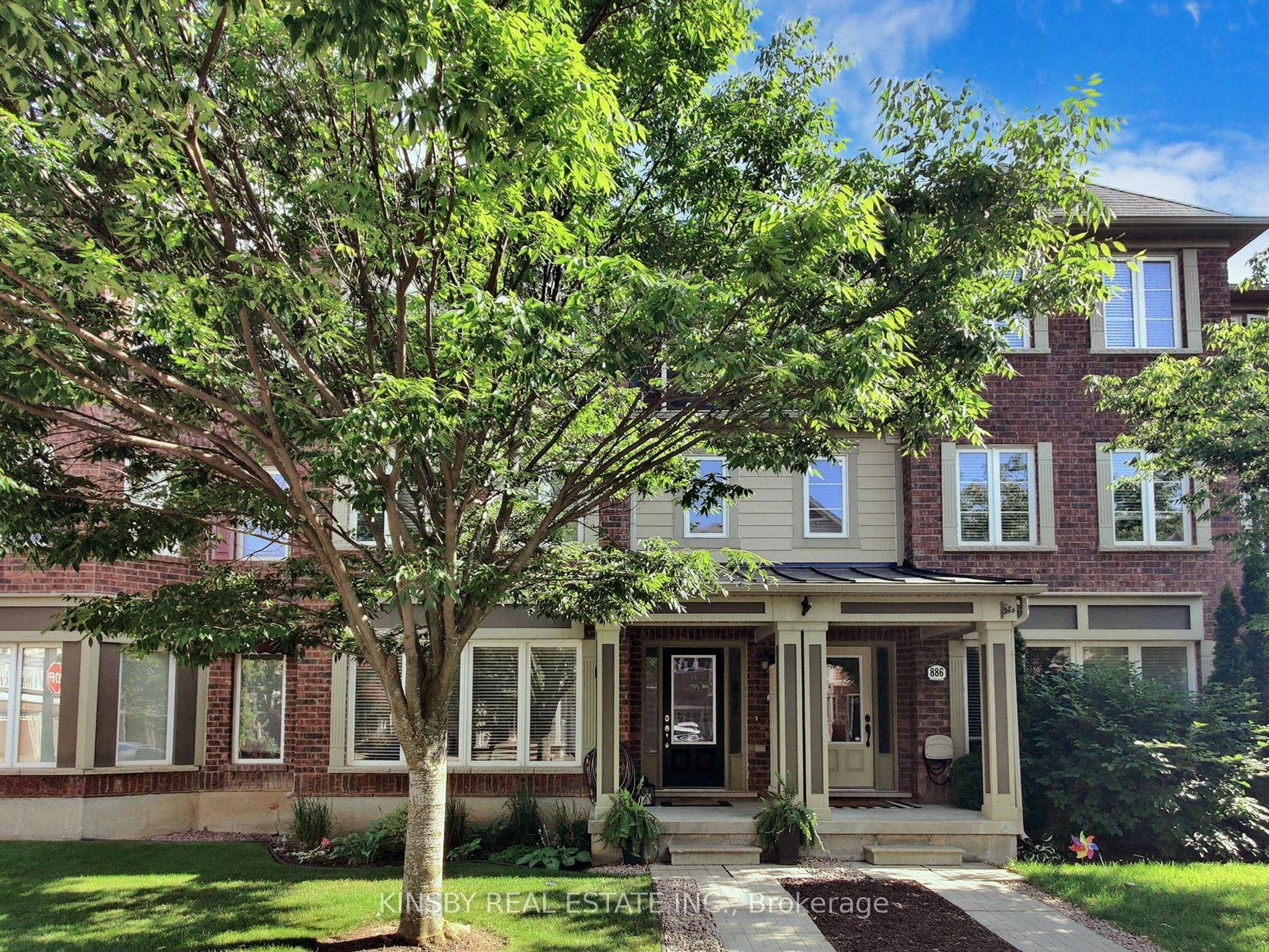 888 Jempson Path