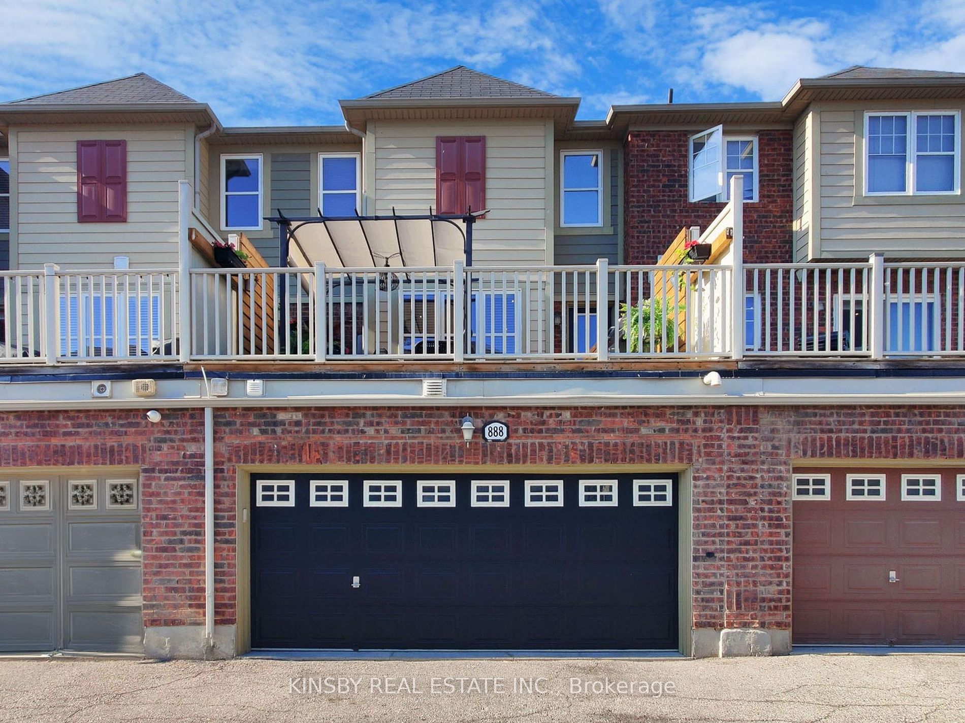 888 Jempson Path
