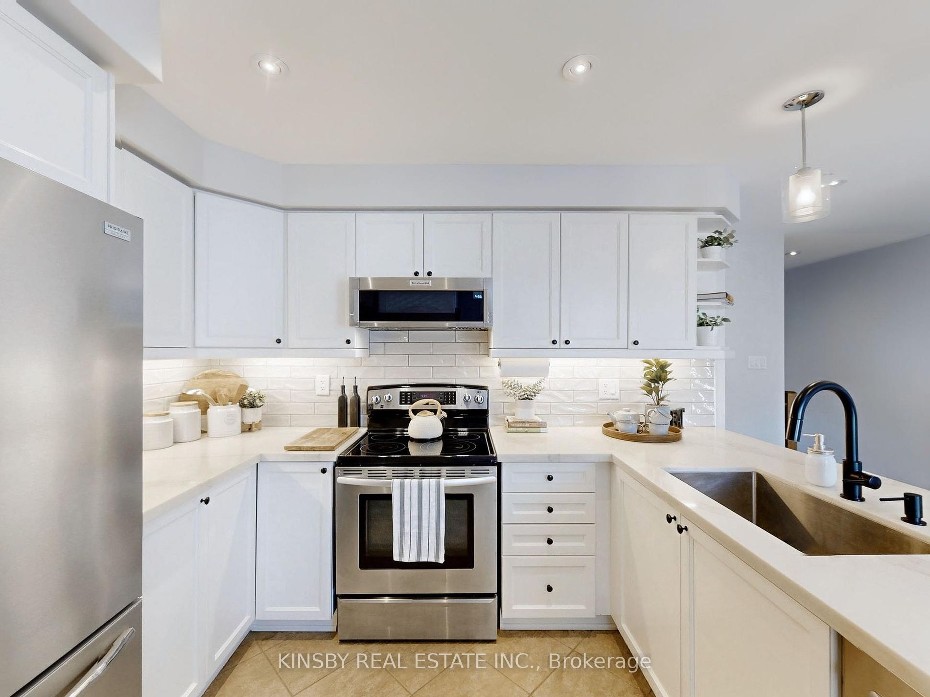 888 Jempson Path