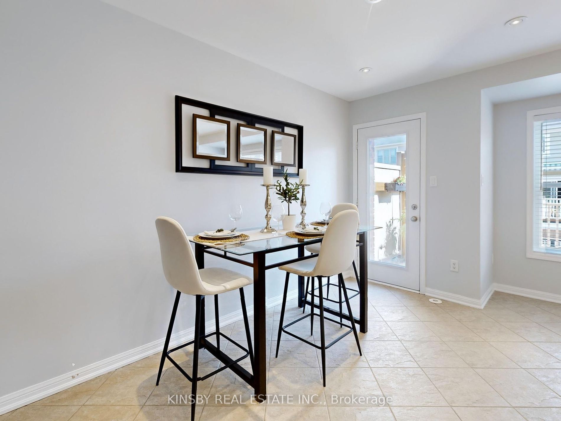 888 Jempson Path
