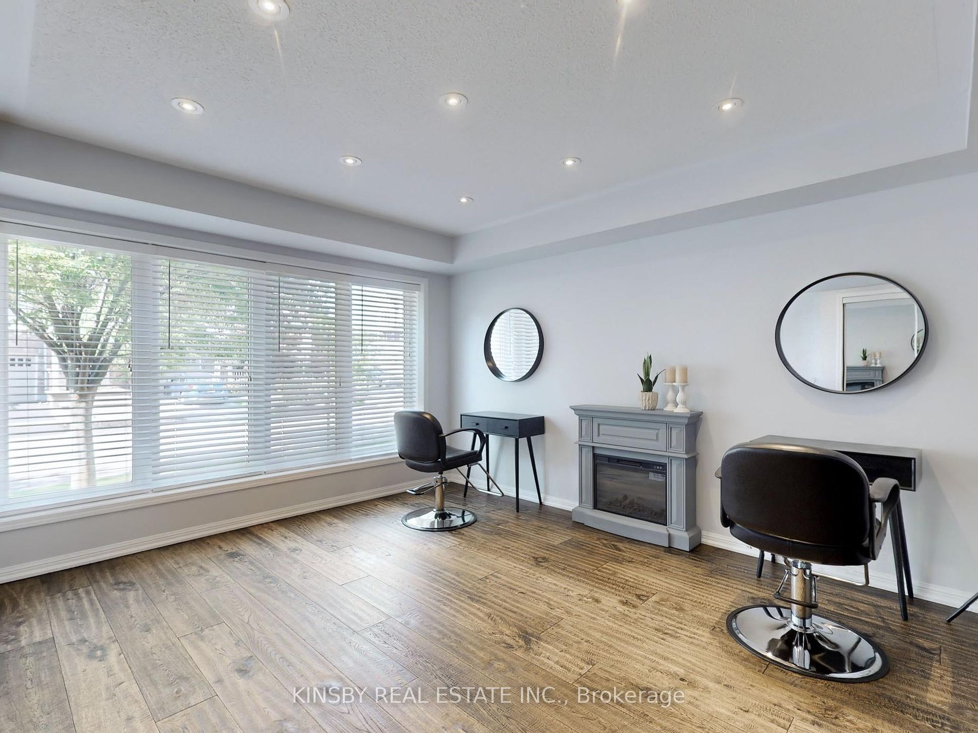 888 Jempson Path