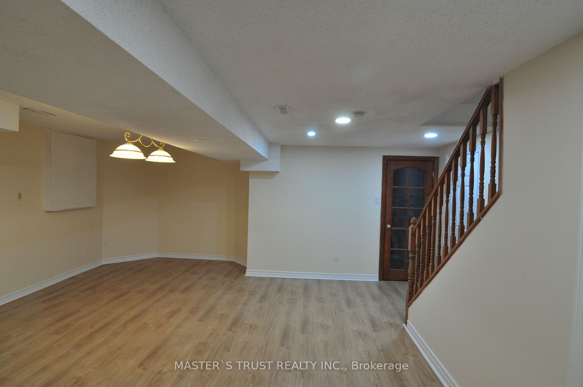 3312 Waxwing Dr