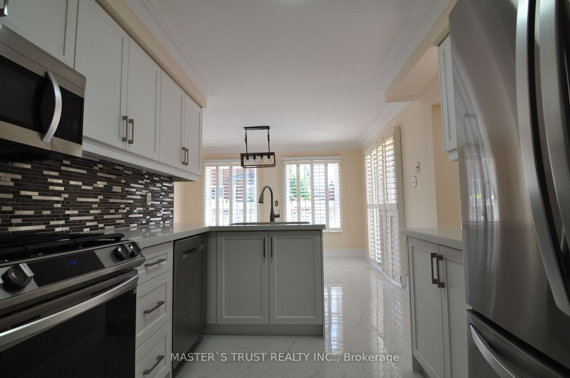3312 Waxwing Dr