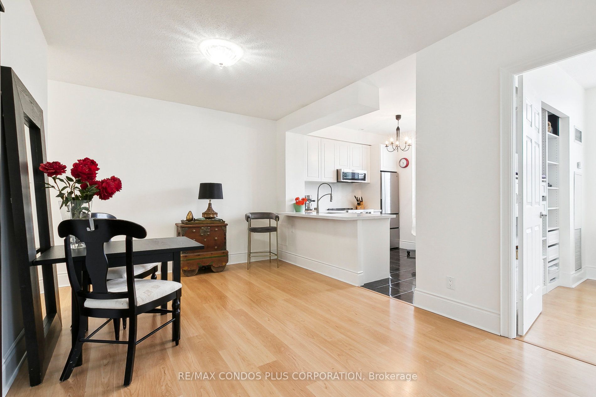 5233 Dundas Street W, #120