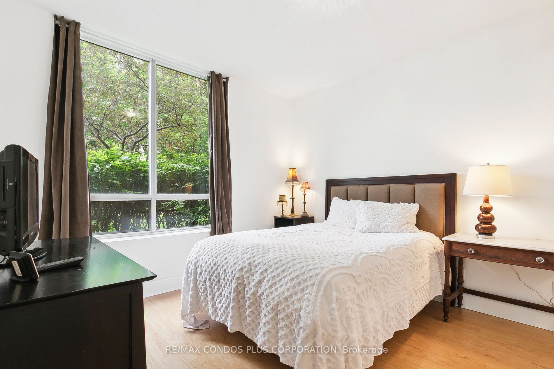 5233 Dundas Street W, #120