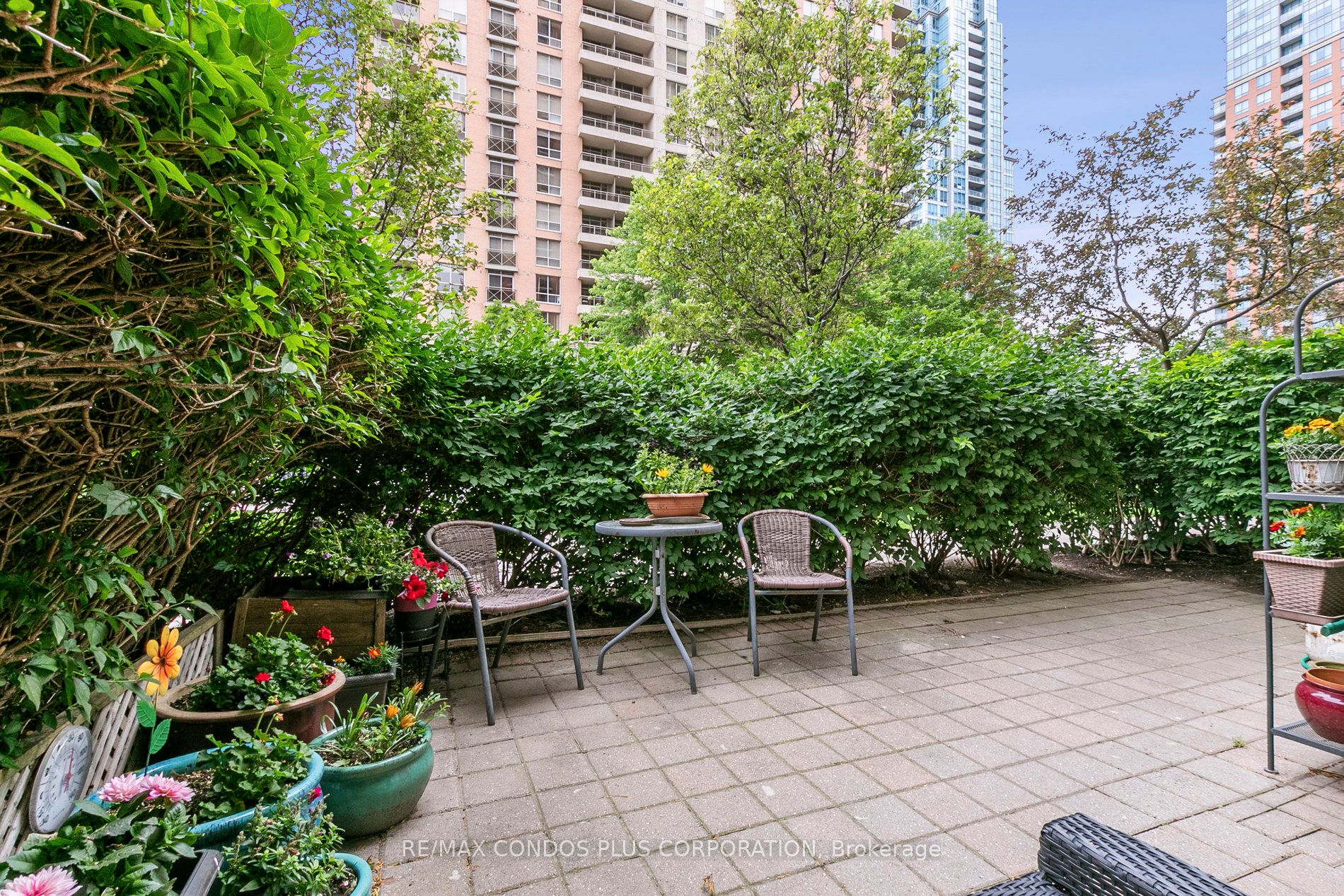 5233 Dundas Street W, #120