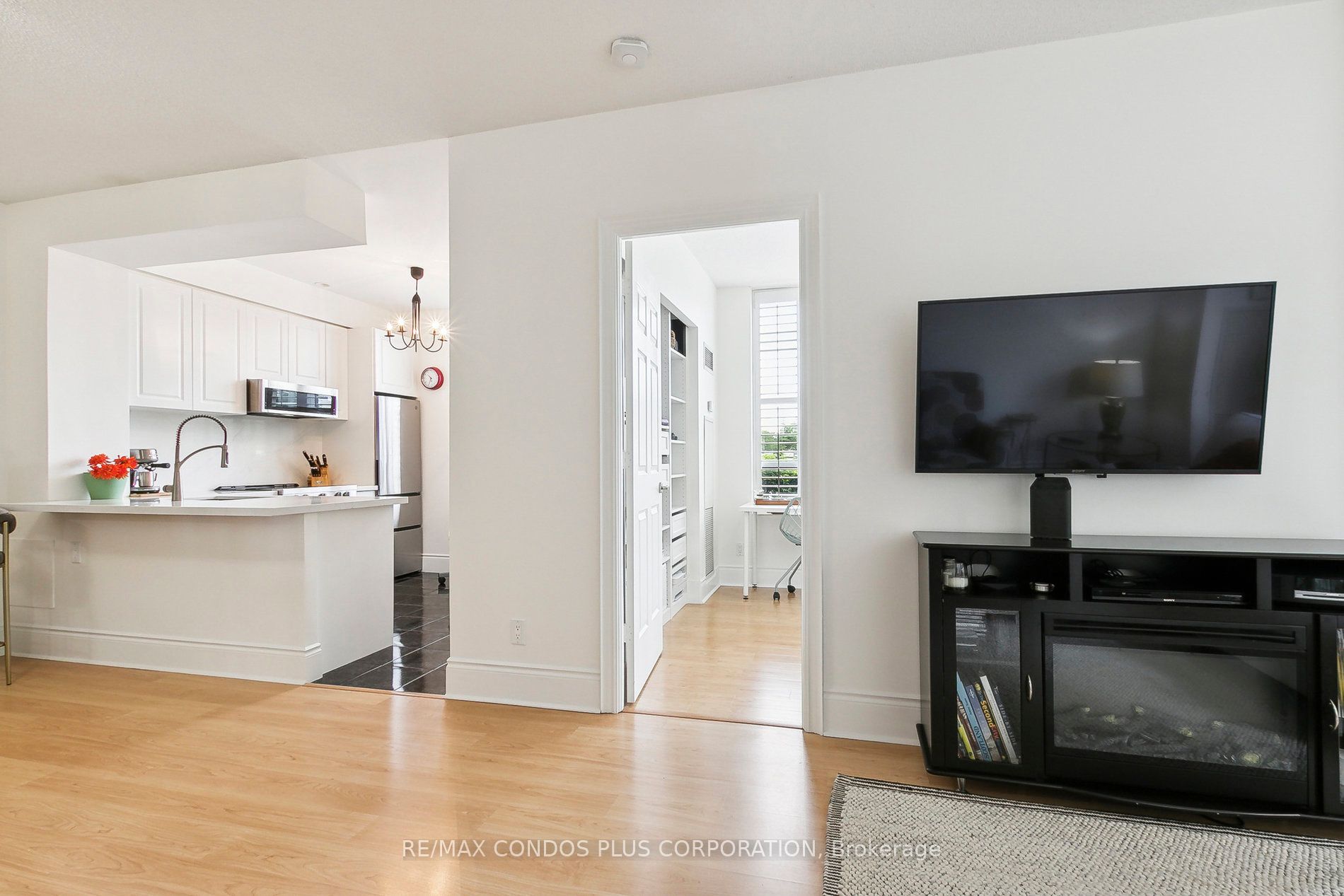 5233 Dundas Street W, #120