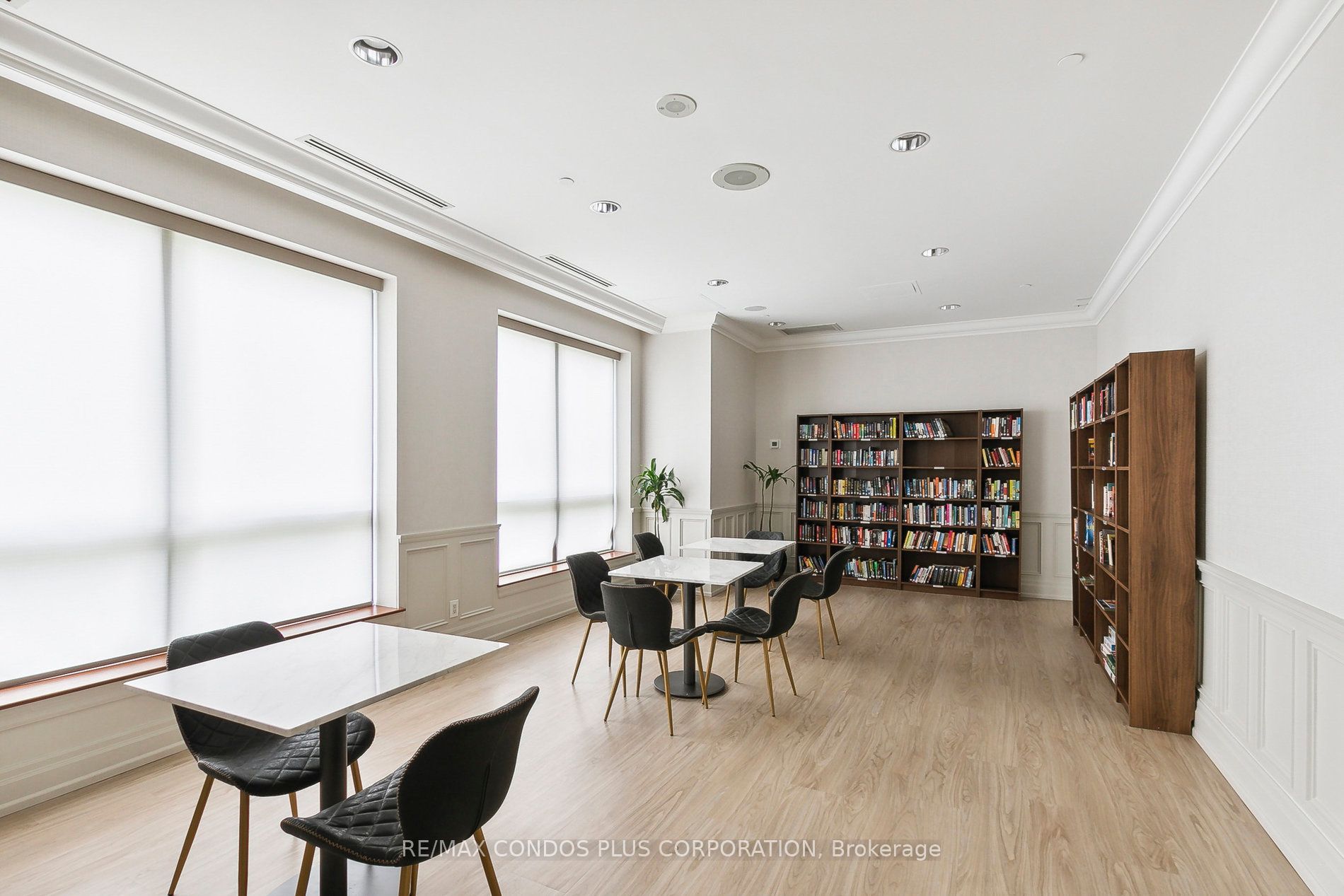 5233 Dundas Street W, #120