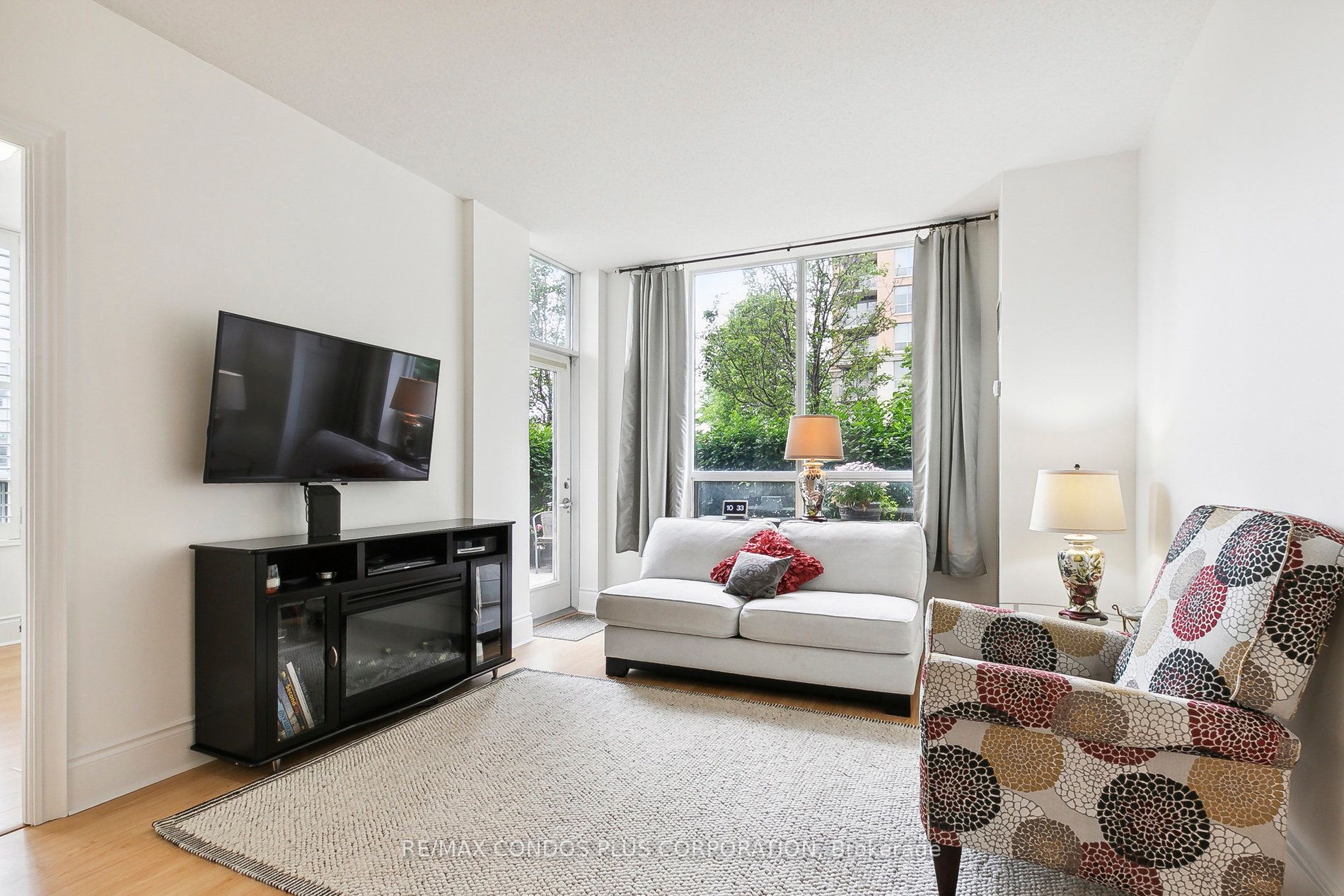 5233 Dundas Street W, #120