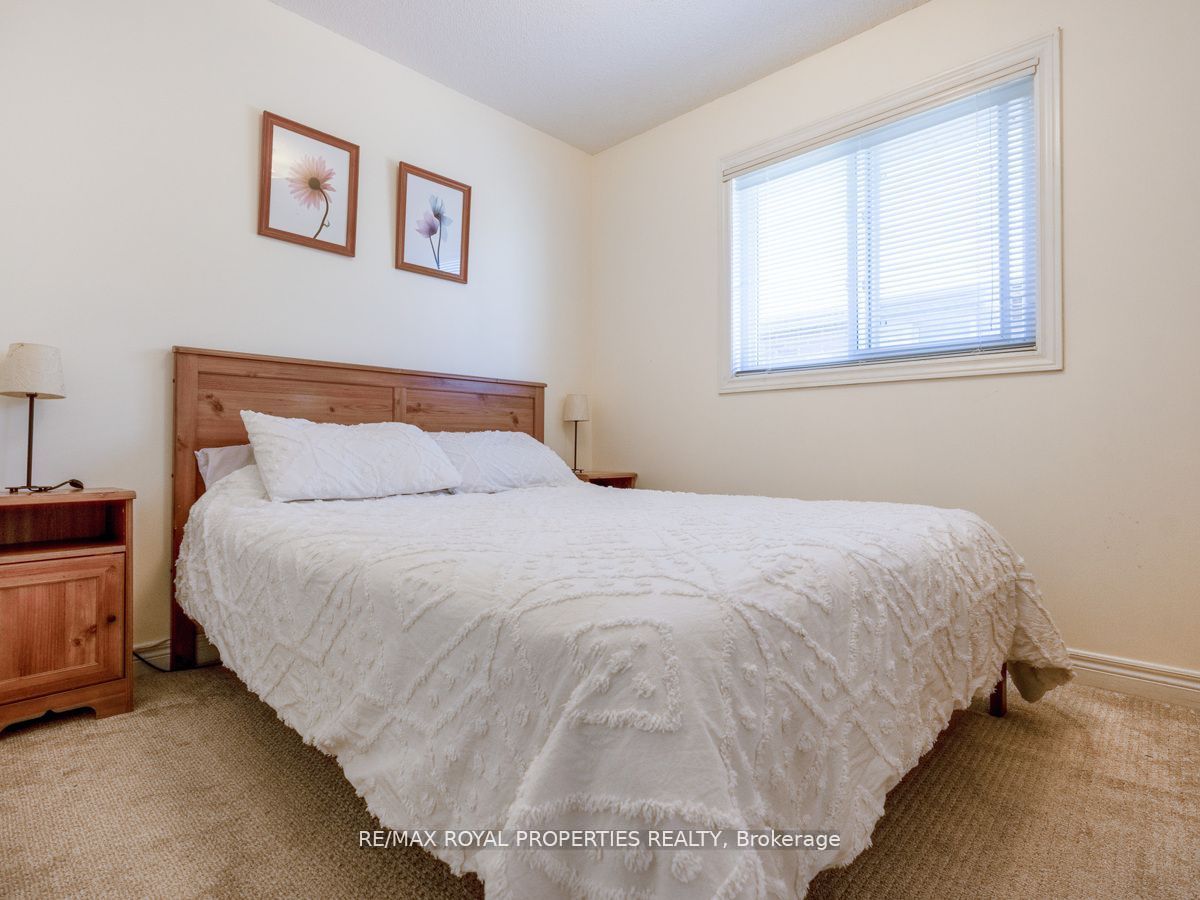 1492 Warbler Rd