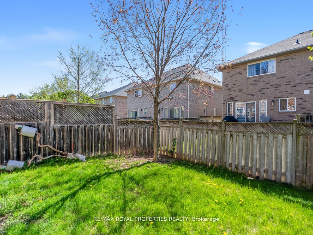 1492 Warbler Rd