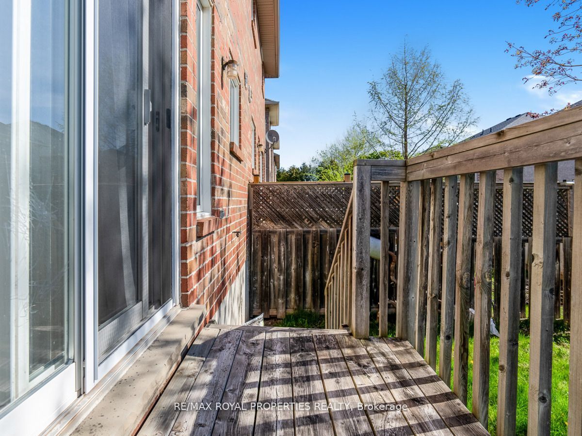 1492 Warbler Rd