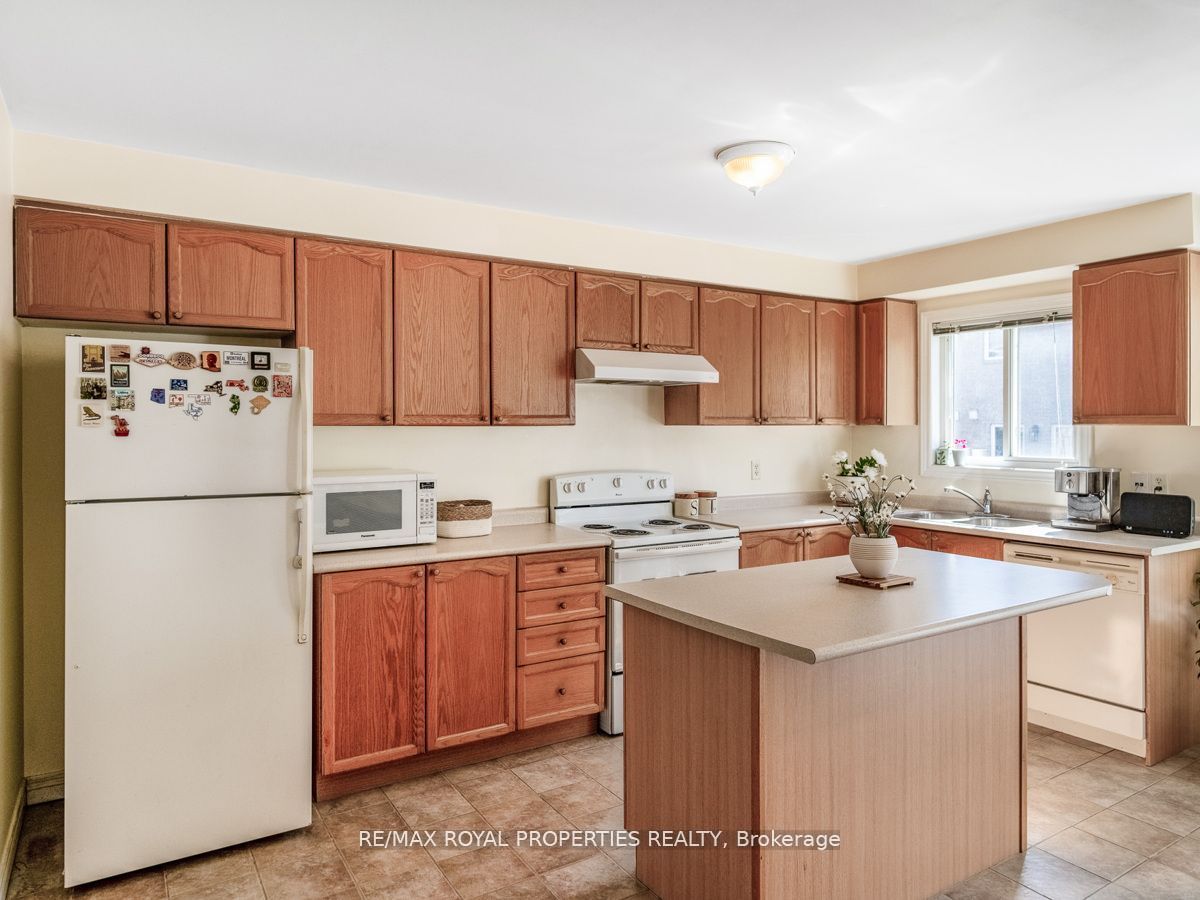 1492 Warbler Rd