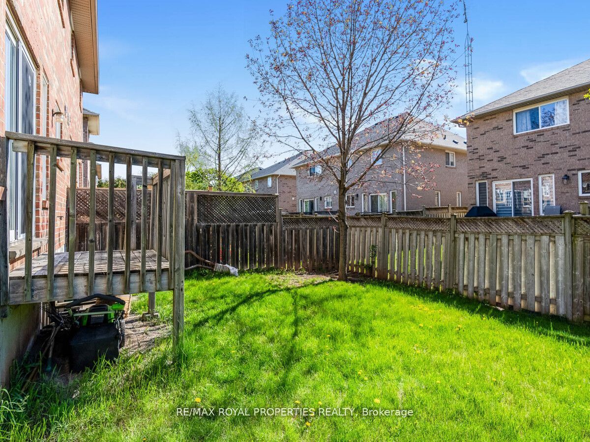 1492 Warbler Rd