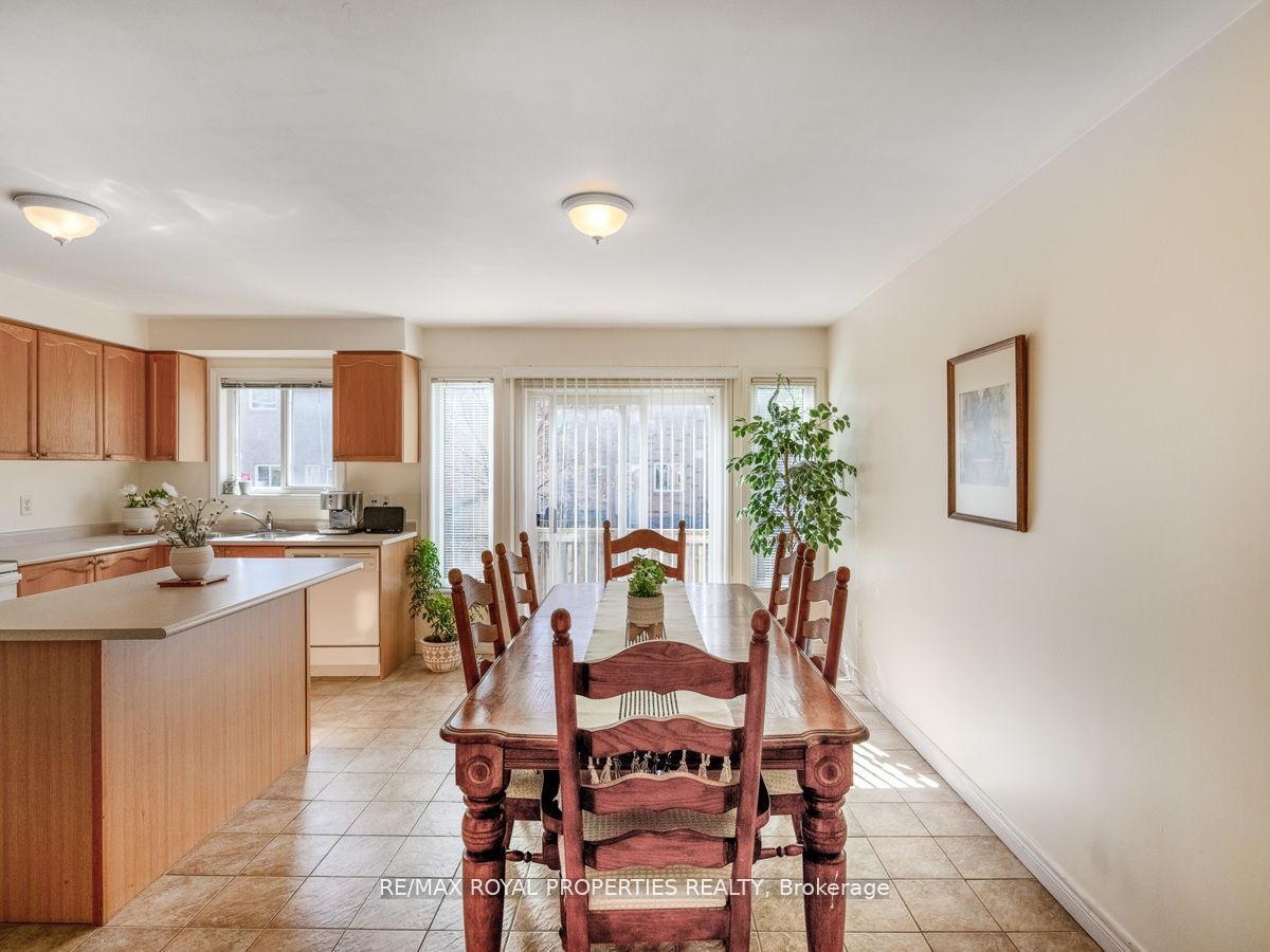 1492 Warbler Rd