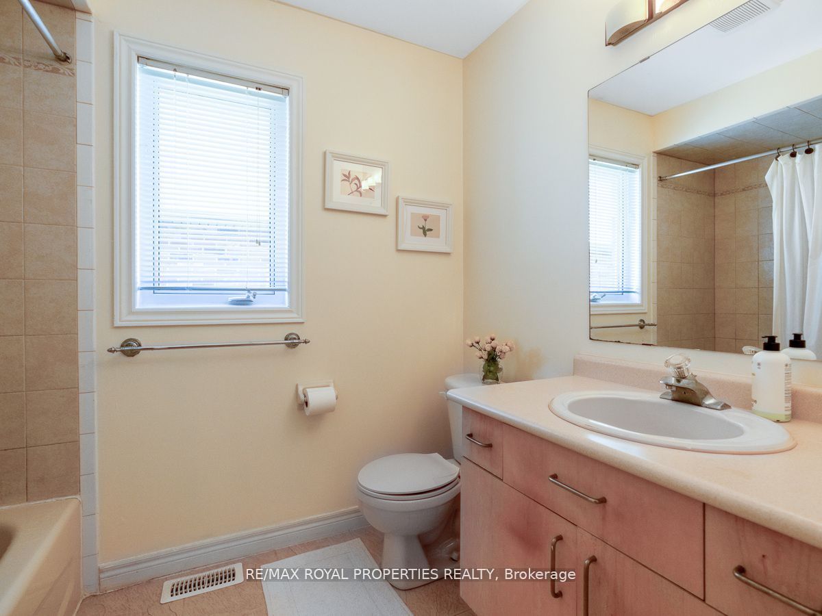 1492 Warbler Rd