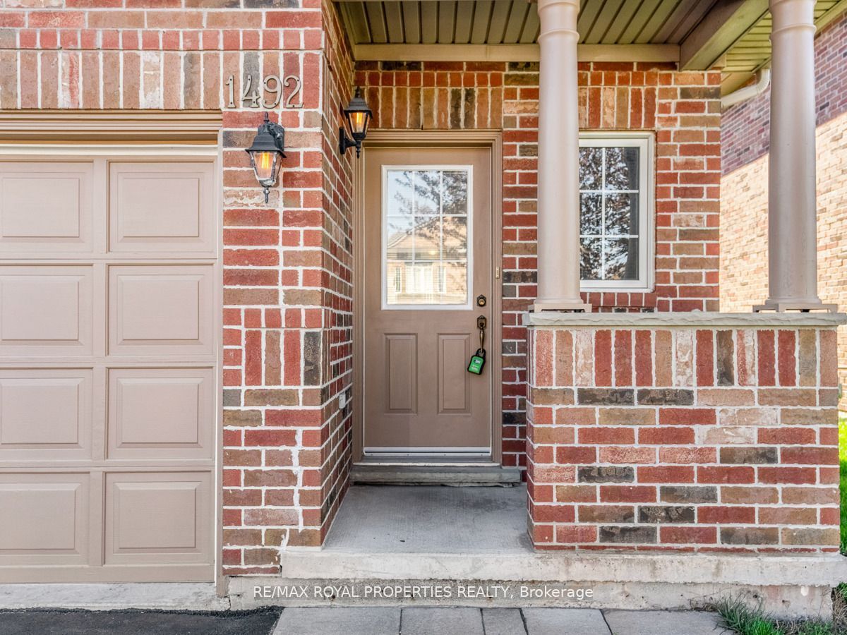 1492 Warbler Rd