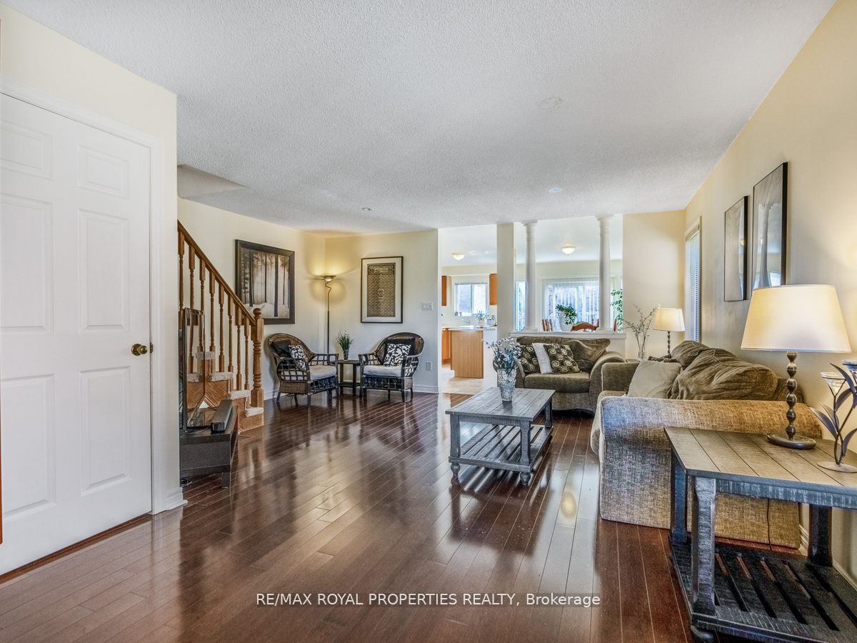 1492 Warbler Rd