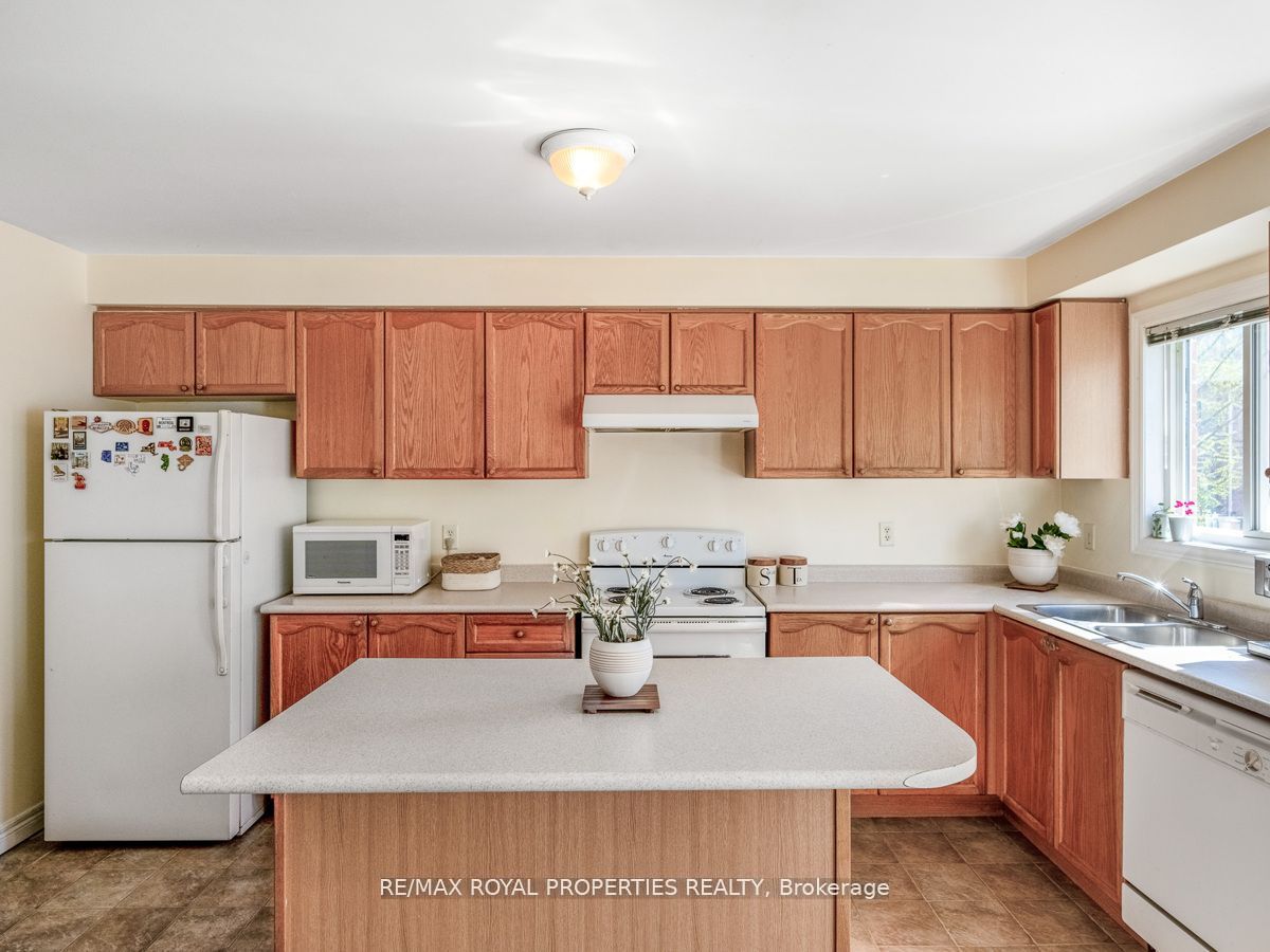 1492 Warbler Rd