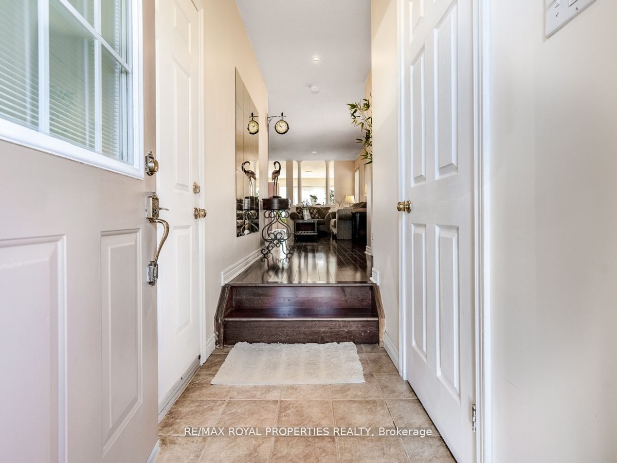 1492 Warbler Rd