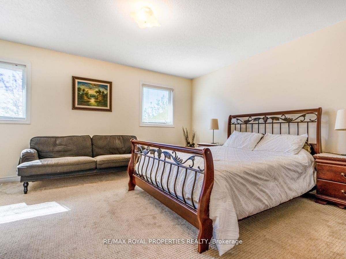1492 Warbler Rd