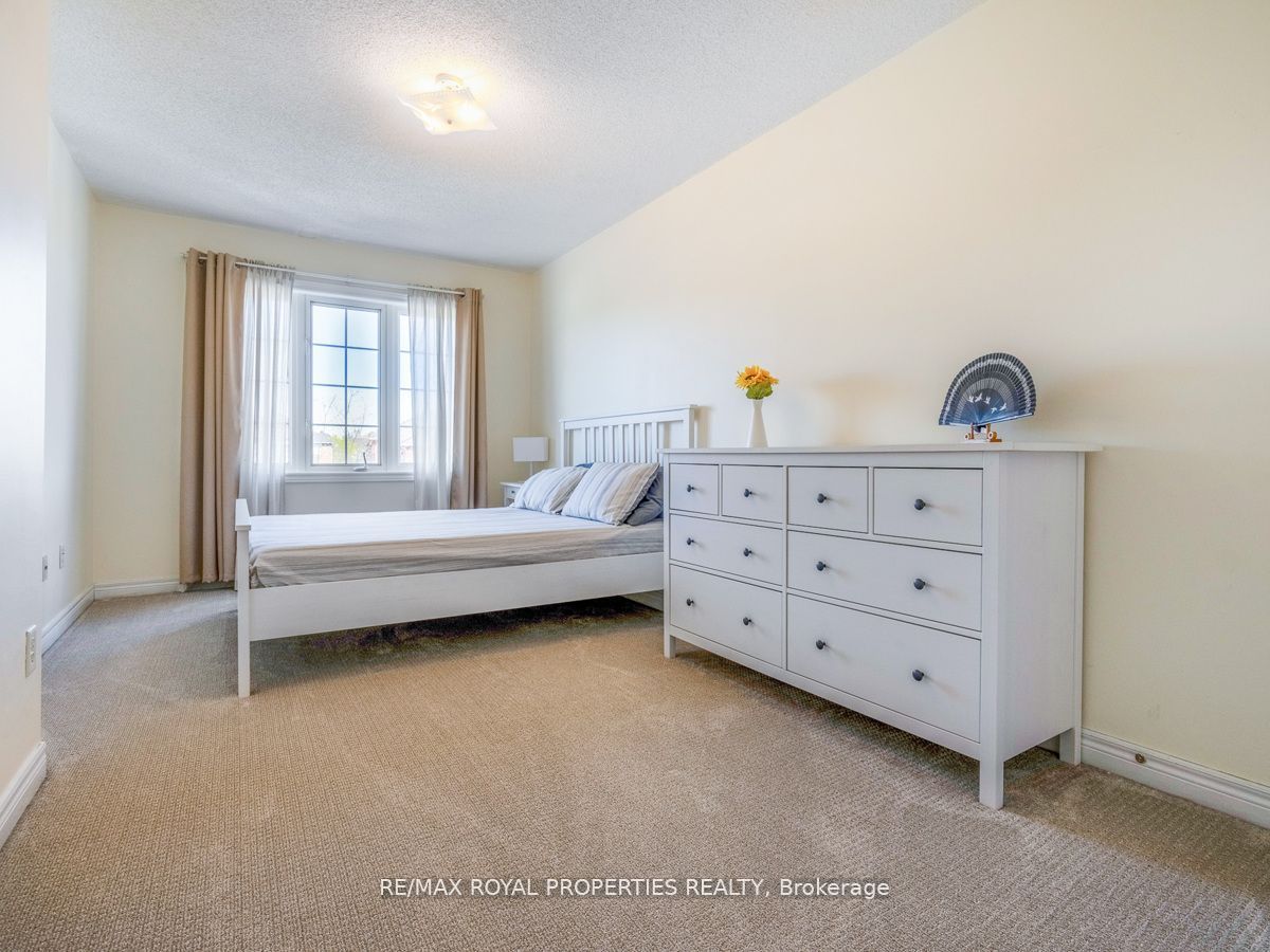 1492 Warbler Rd