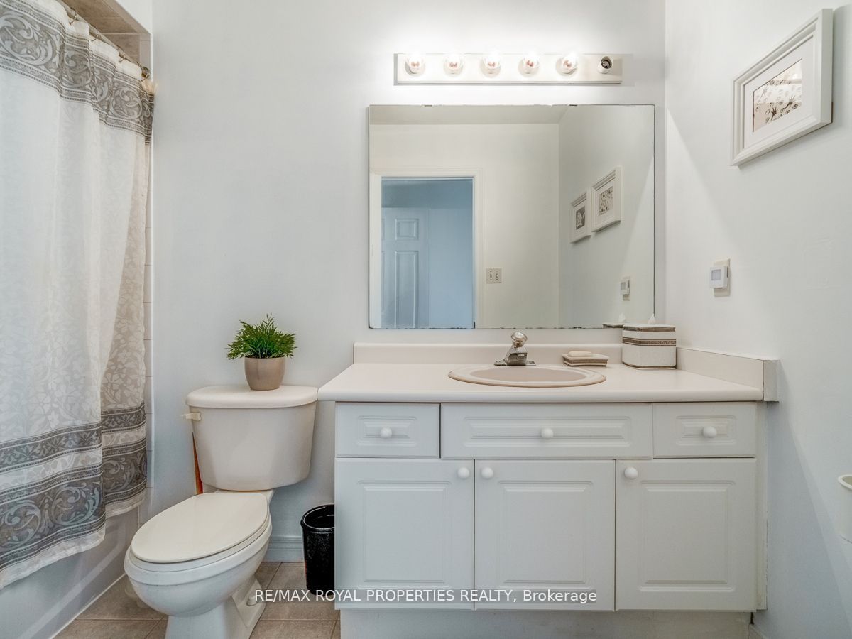 1492 Warbler Rd