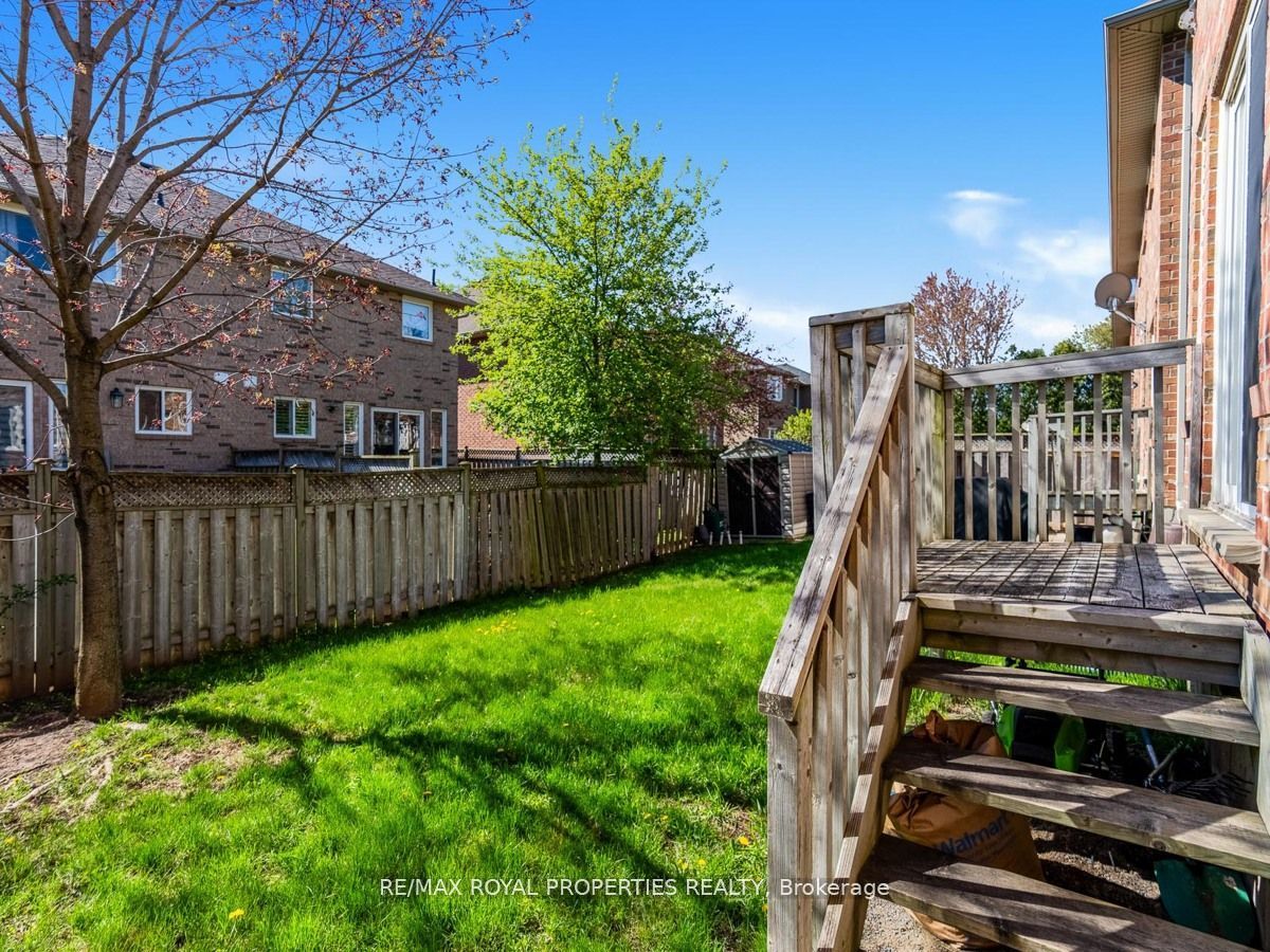 1492 Warbler Rd
