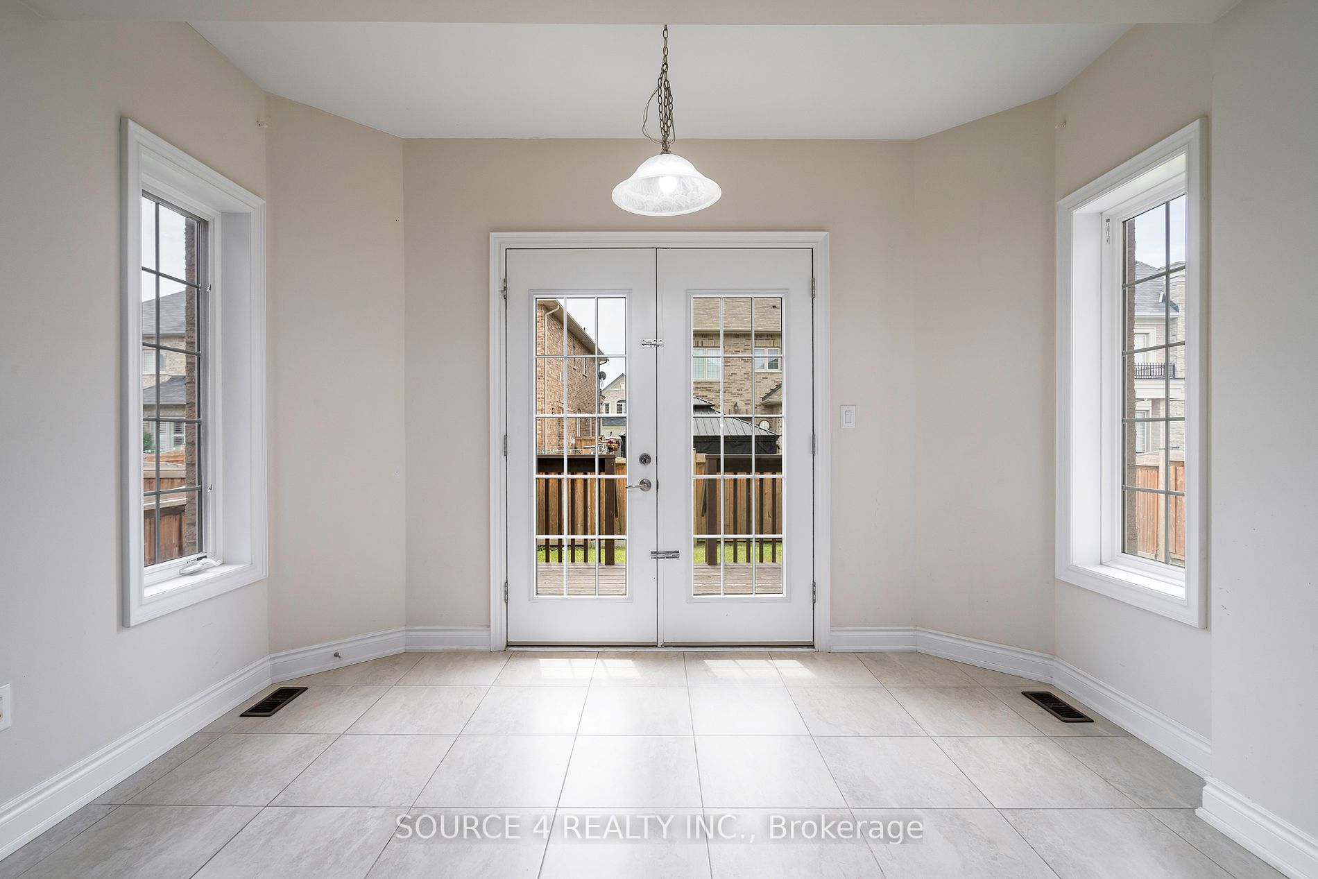 3 Chiming Rd