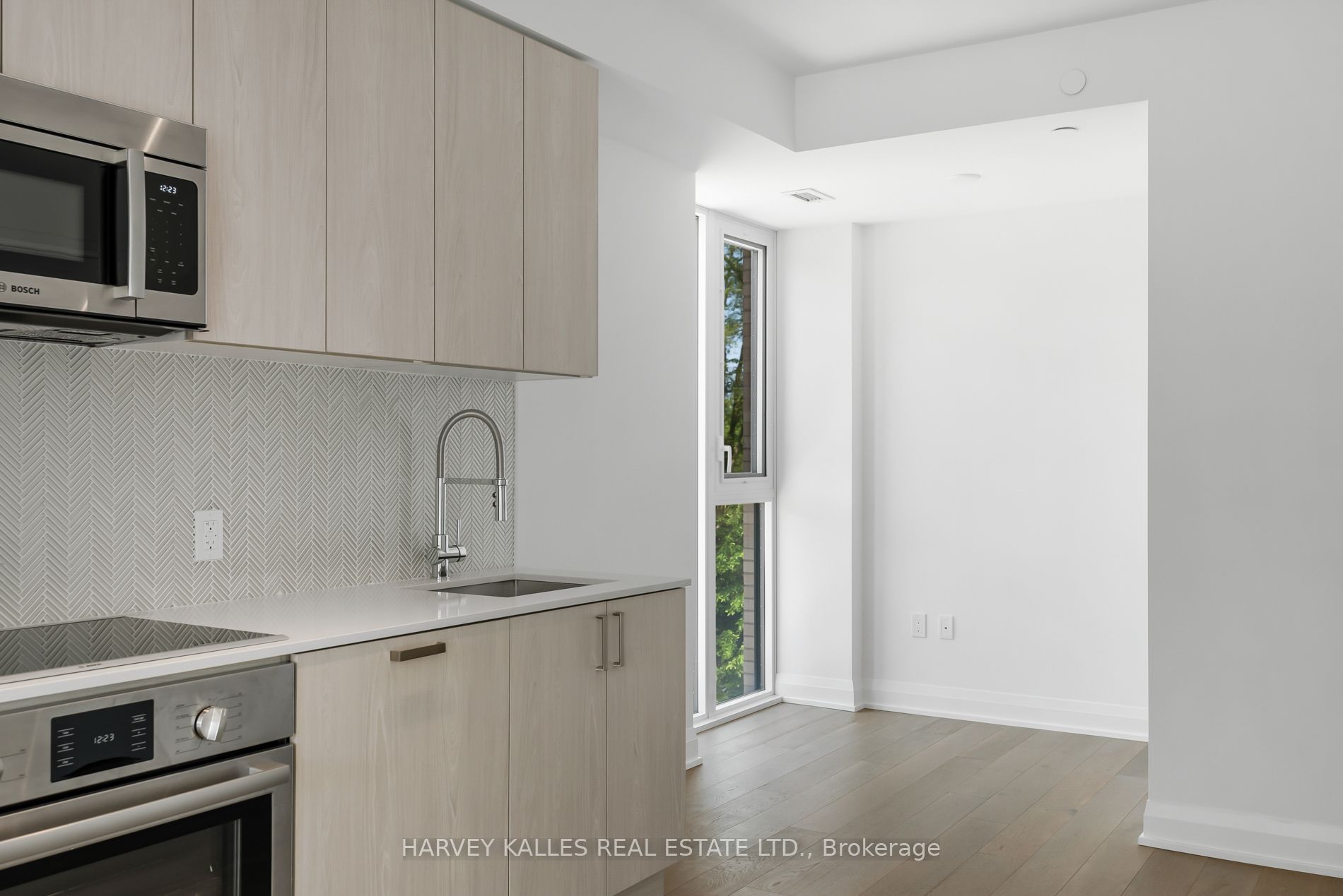 293 The Kingsway, #305