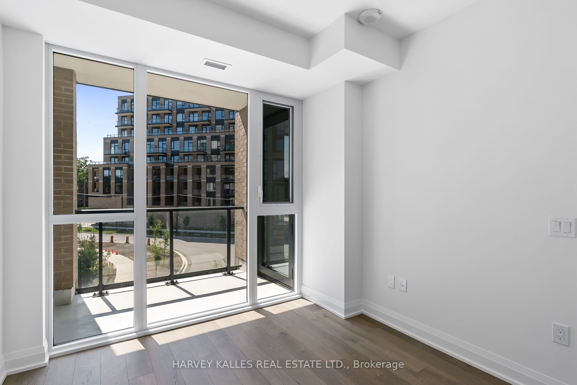 293 The Kingsway, #305