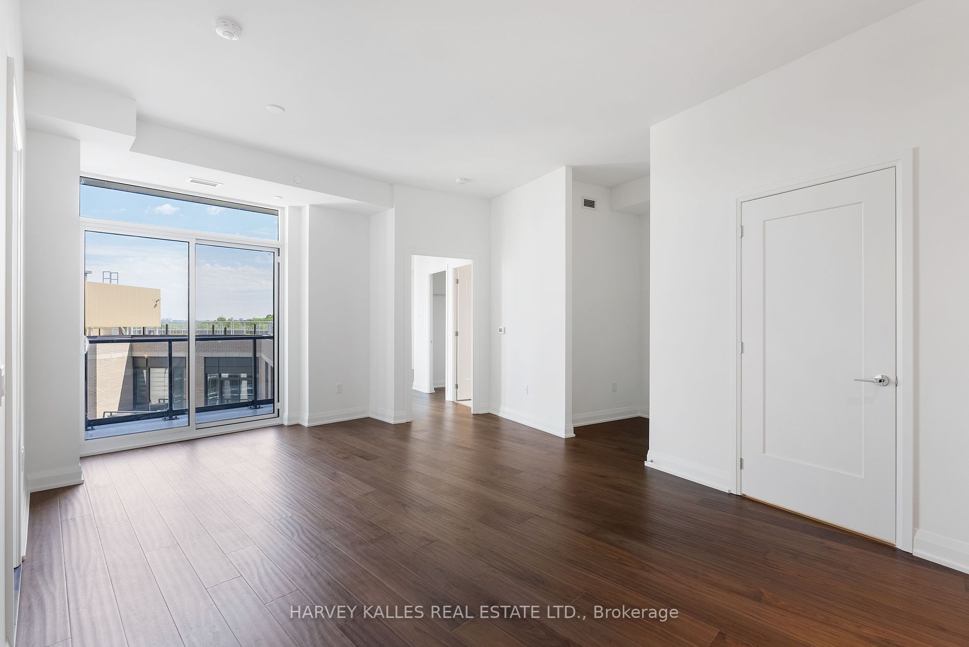 293 The Kingsway, #707