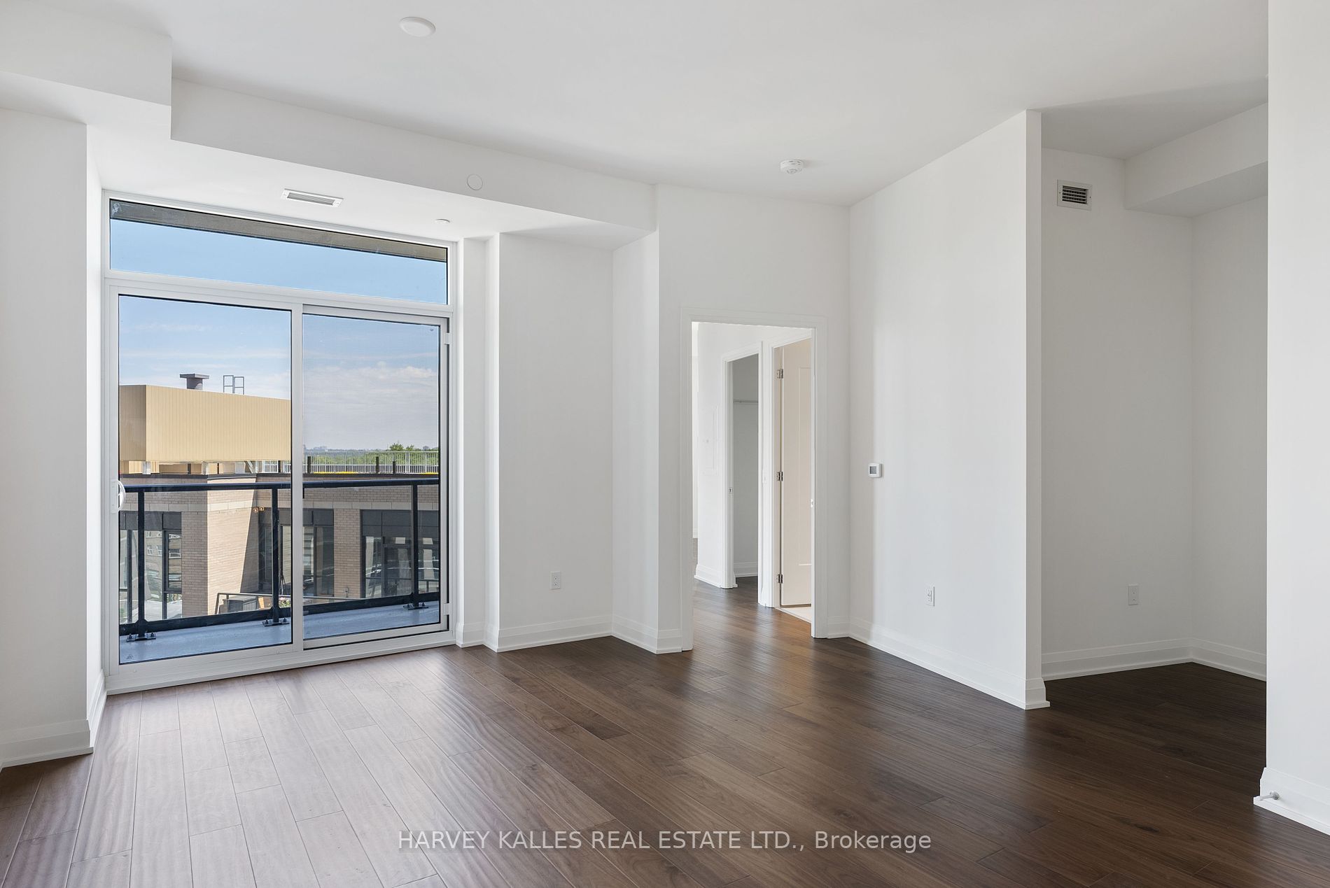 293 The Kingsway, #707