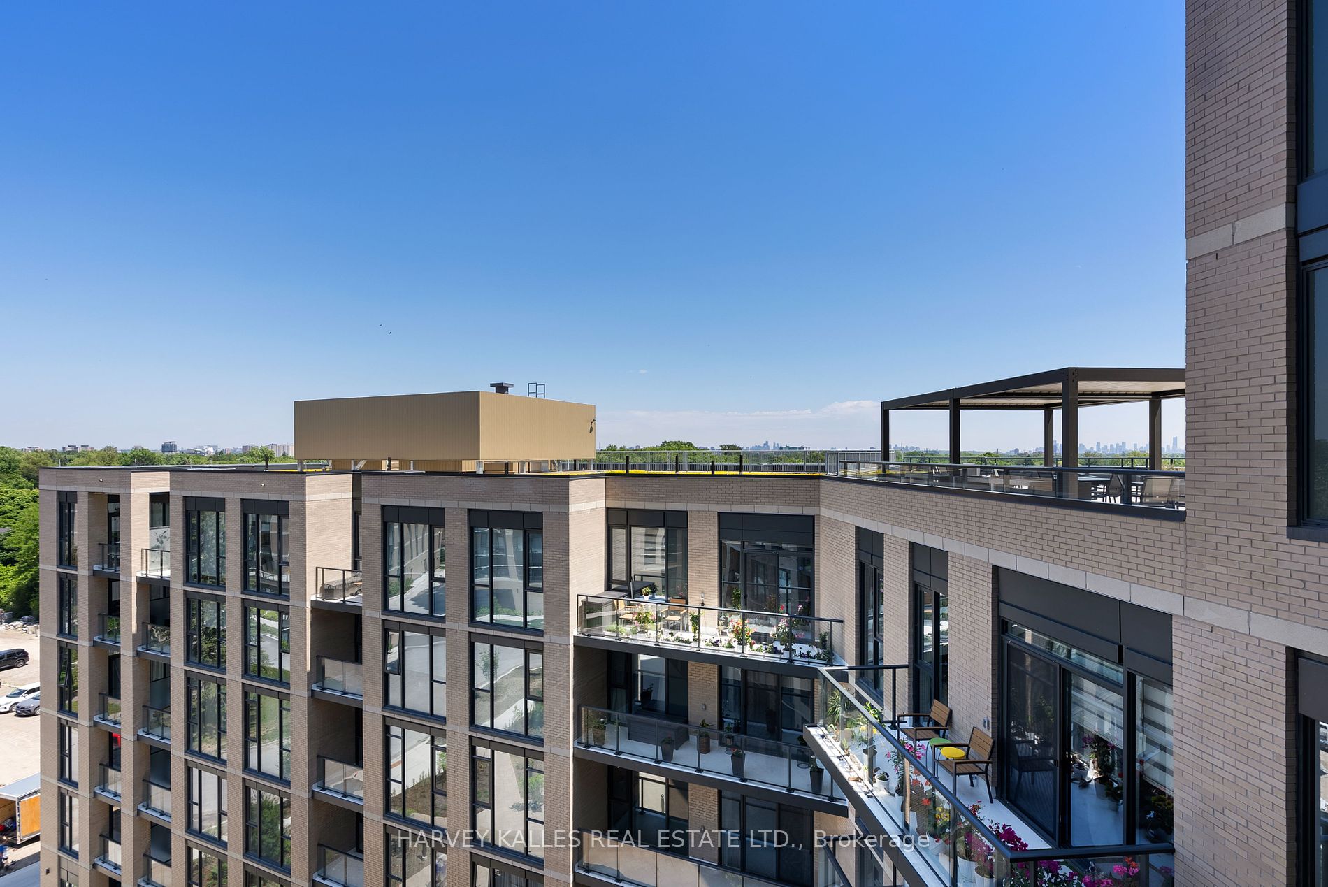 293 The Kingsway, #707