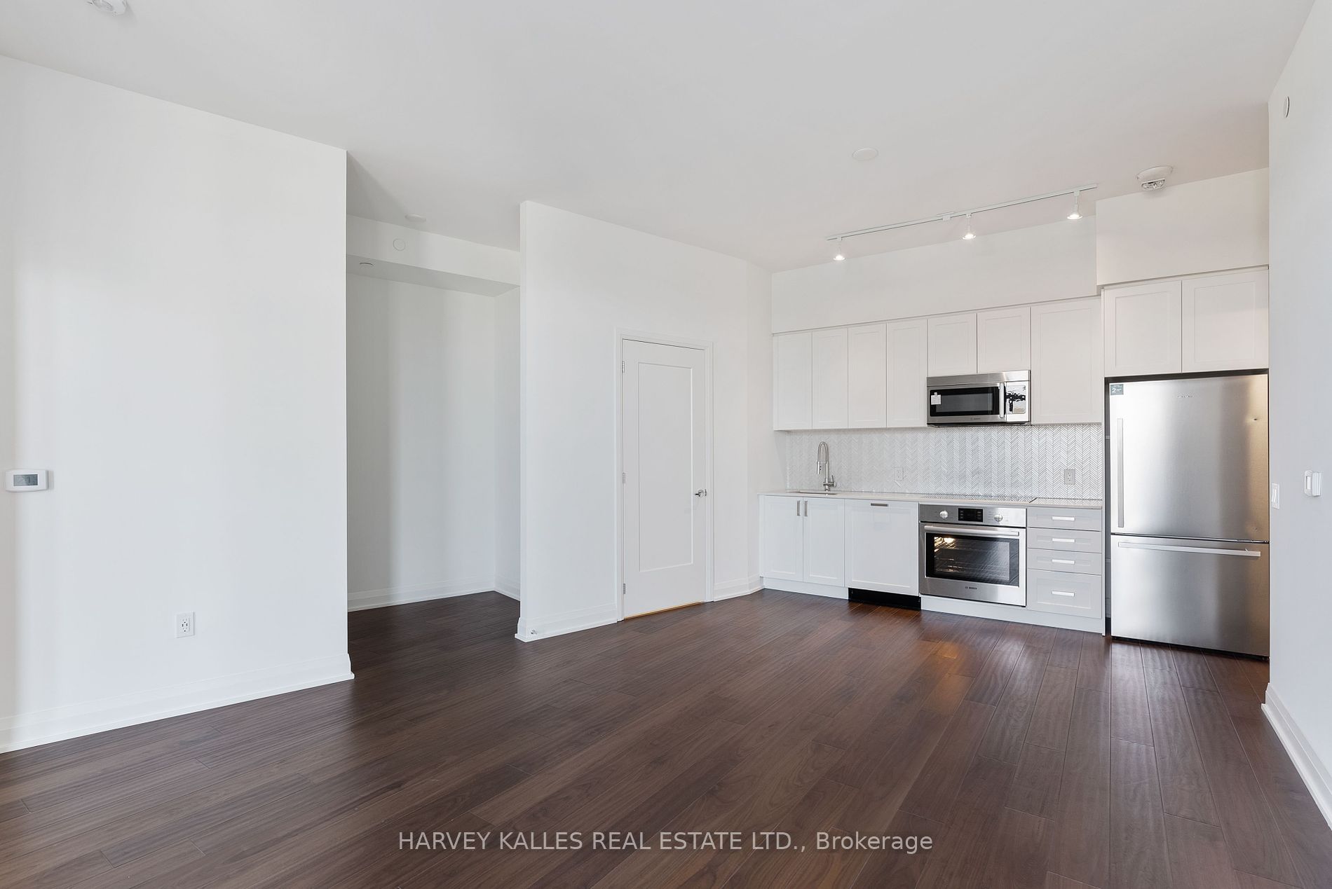 293 The Kingsway, #707
