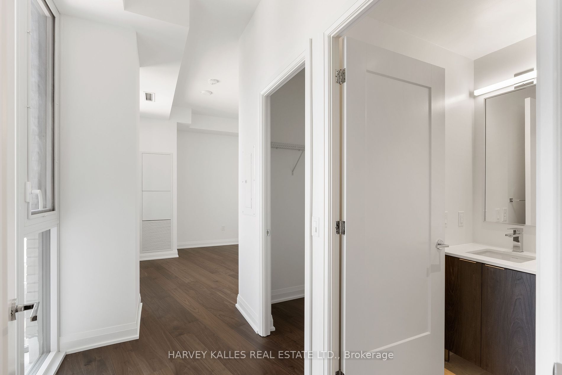 293 The Kingsway, #707